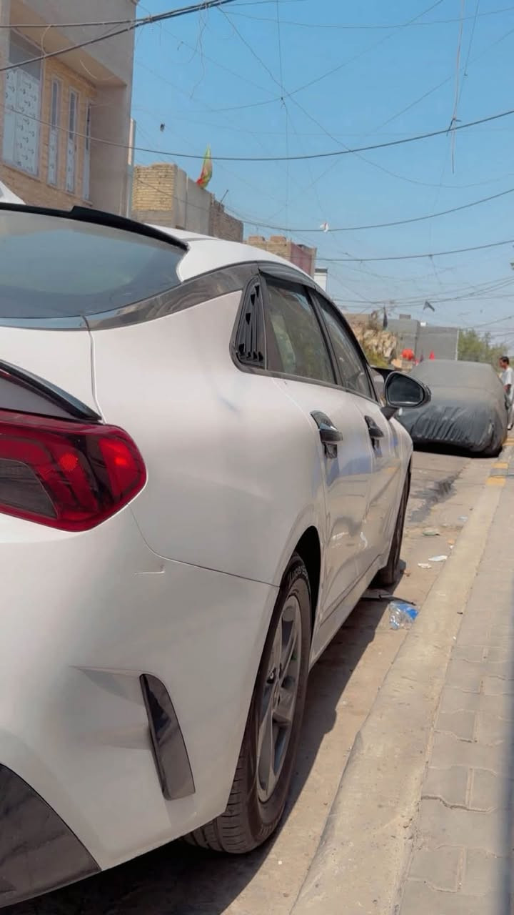 السلام عليكم 
K5
مديل 22 أمريكي محرك 1600 تيربو جي تي موصفات معروفه بدون بنوراما 
حادثها كلش بسيط بدون تبديل فقط نص البنيد مصبوغ نفسه محرك كير كفاله الحادث والسونار بل منشور 
رقم أربيل تحويل مباشر مكاني بغداد الحريه 
السعر 153
***********
