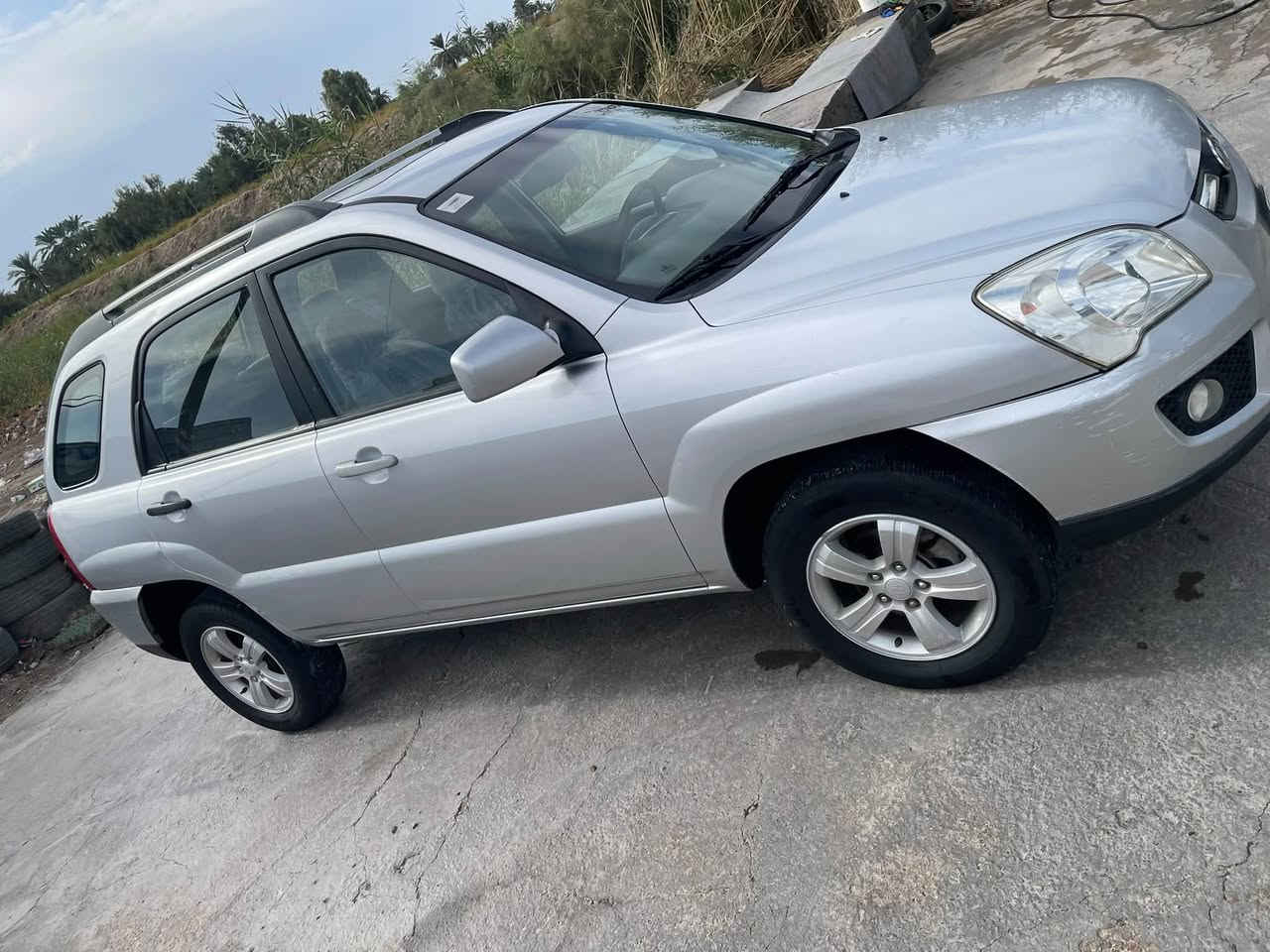 سلام عليكم سبورتج ٢٠٠٩ بغداد خليجي مكفوله كفاله عامه لا صبغ ولاتبديل على وضع الشركه كير محرك على وضع الشركه ماشيه ٢٠٠ مواصفات فتحه محرك ٢٠٠٠ بيهه باره بسيط يم البك لايت الخلفي تخم تاير تبريد باتري جديد السياره خير من الله 
(السعر ١١٠ )بيه مجال بسيط
العنوان بغداد اليوسفيه 
***********
