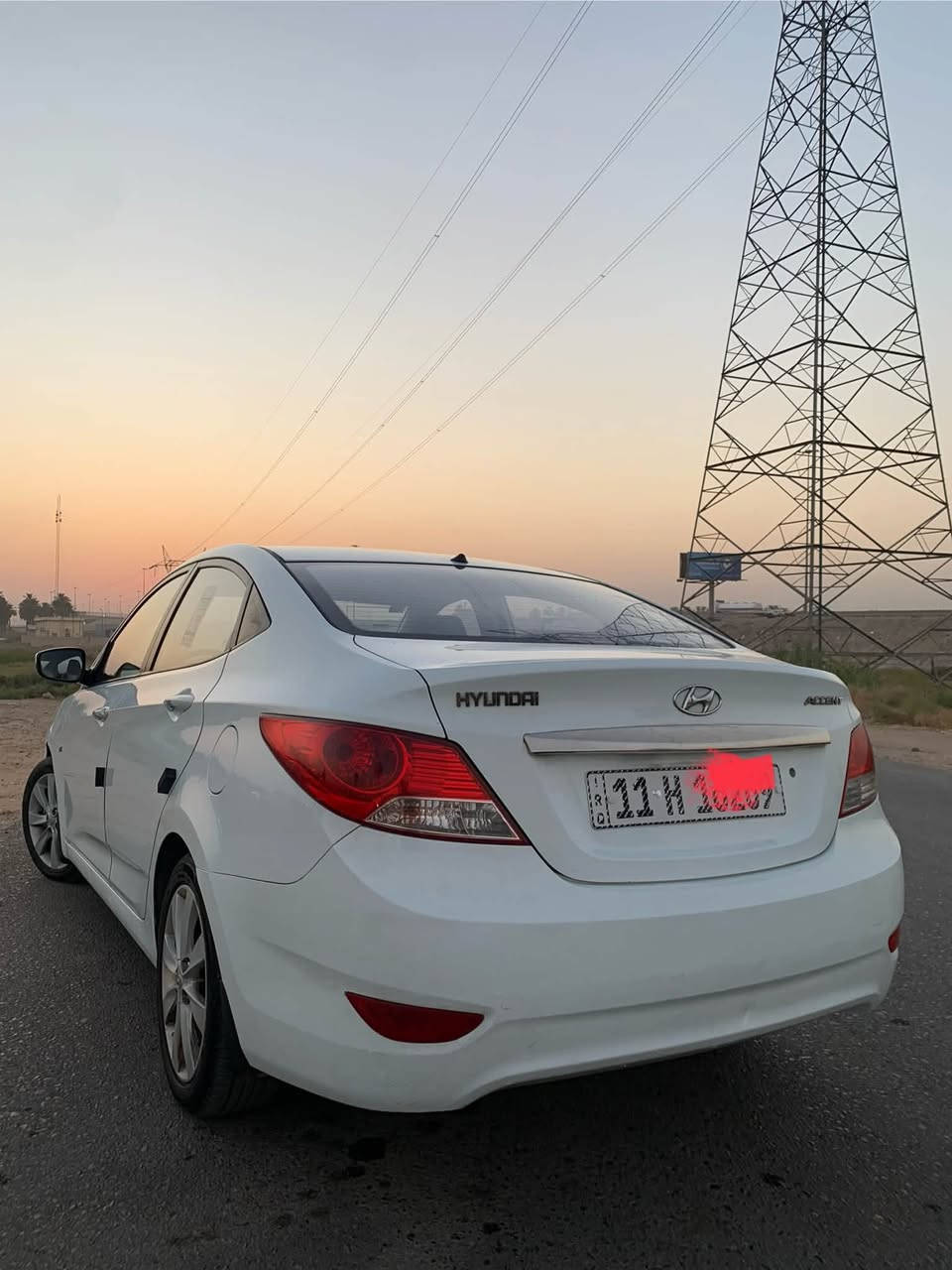 للبيع 
اكسنت خليجي موديل ٢٠٠١٣
محرك ١٦٠٠دوش مرغوب 
السياره فول مواصفات عده فتحه
بسمي تحويل مباشر 
رقم هزه جديد 
مكان بغداد 
***********
السعر ٨٩ومجال بسيط'

