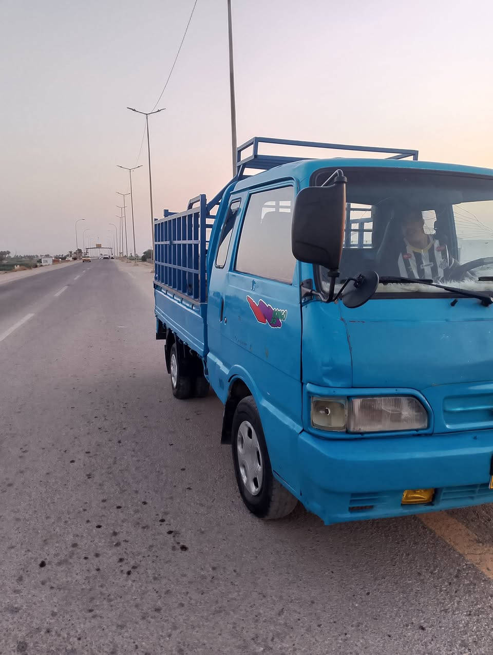 سلام عليكم كيه فونتيره 98 وكيه بنكو البيع سيارات مكفولات بيهن ملاحظة بصيطه محرك نظيف كشانه جديده الاستفسار عل رقم *********** وكل محافظات على راسي
