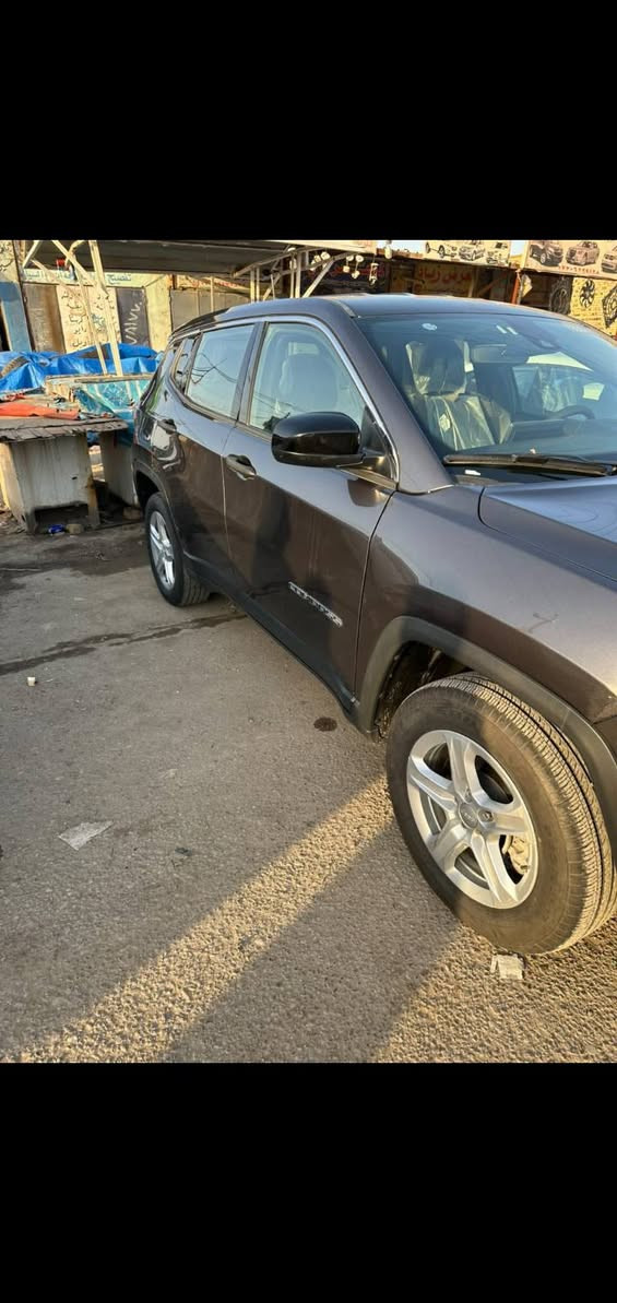 جيب كومبارس موديل ٢٠٢٣ جديدة حادثها جدا بسيط بدون دواخل بدون ايرباك بنيد مبدل مواصفاتها معروفة باسمي رقم انكليزي تحويل ثاني يوم ماشية ٤٦ الف للاستفسار اتصل 
*********** 
رقمها ميسان 
مكانها ميسان
