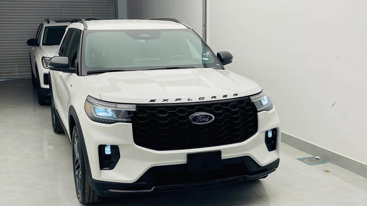 Ford Explorer ST_Line 2025
‎العداد : 7 الف مايل
‎ضرر:  بدون صبغ بس شبر صندوق تعدیل بارد 
‎سیارة تعتبر کلین و زیرو بدون داخل ارباكات سليم✅
‎ بجم و خلفي کبس دعاميات بشرط
1FMUK7KH8SGA90978

‎٤کامیرا 360
‎شاشە کبیر 
‎کیج ديجيتال
‎وایرلیس جارج 
‎بصمة تشغيل
‎بصمة ابواب
(Remote Stat)
‎صندوق شفط كهربائي
‎رادار امامي (تحديد مسار)
‎رادار جانبي (نقاط عمياء)
‎رادار خلفي (التحذير من الاصطدام)
‎شفتات استيرن
‎استيرن تدفئة
‎كشنات جلد و شامو vip
‎كشنات تدفئة+ تبريد
‎هاند بريك بصمة
Auto Stat
Auto Stop
‎حساسات امامية+خلفية
(Navigaton)
‎مانع انزلاق

‎‏‎ مکان سیارة اربیل 
‎‏‎سیارة بدون رقم تترقم شمالي 
‎‏‎‏‎للاتصال والاستفسار
‎اسیاسیل ***********☎️
‎☎️کورك ***********
‎

