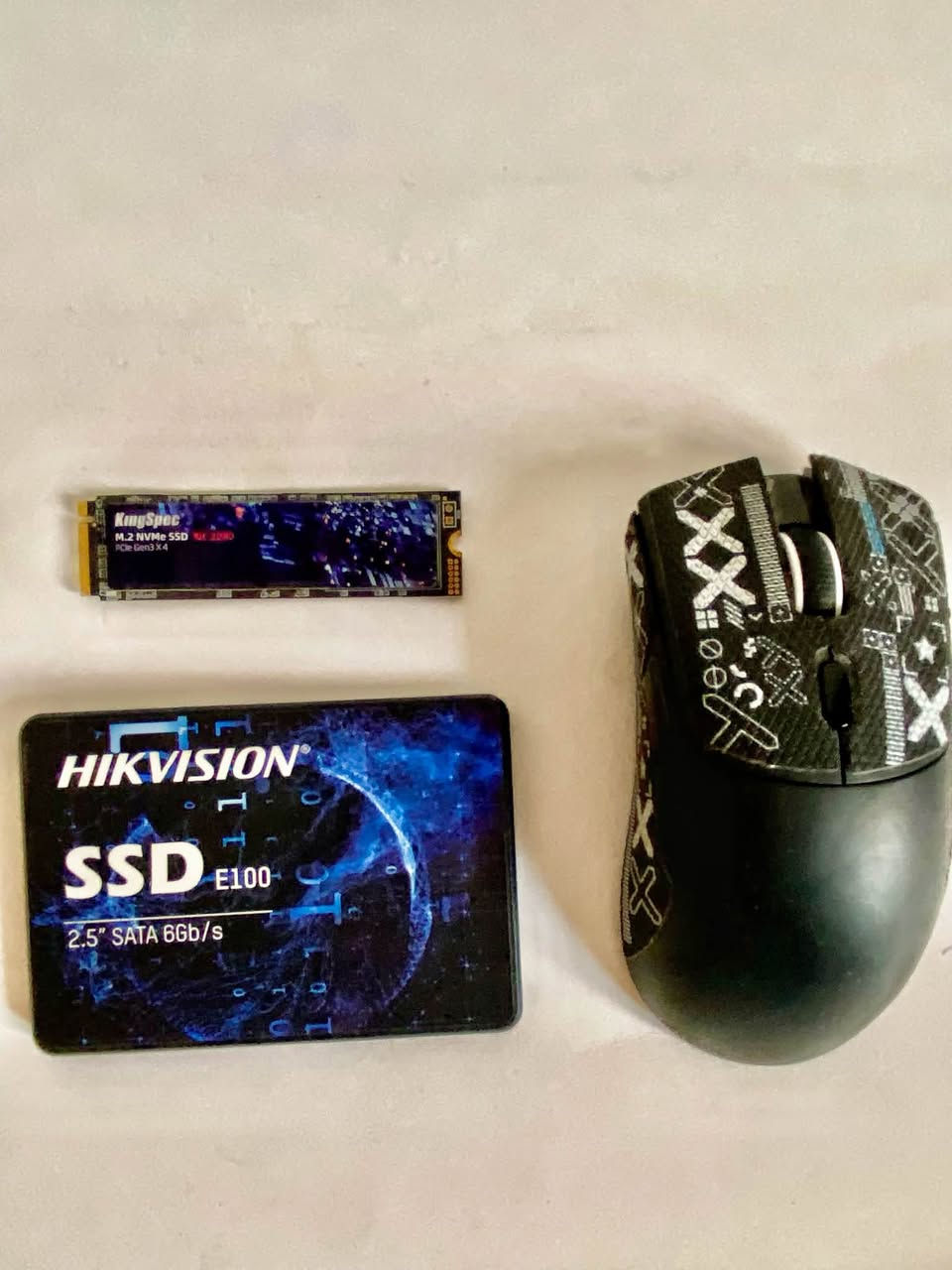 ️ سلام عليكم للبيع شلع شاشة SAMSUNG 24 حجم — 75Hz
💾 NVMe SSD KingSpec — 500GB

💾 SSD HIKVISION — 128GB

⌨️ REDRAGON K552-88-2

🖱️ Mouse Attack Shark R1
Wired + 2.4G + BT 5.2 Connections

📍 المكان: بغداد، الكمالية
📞 للاستفسار: ***********
