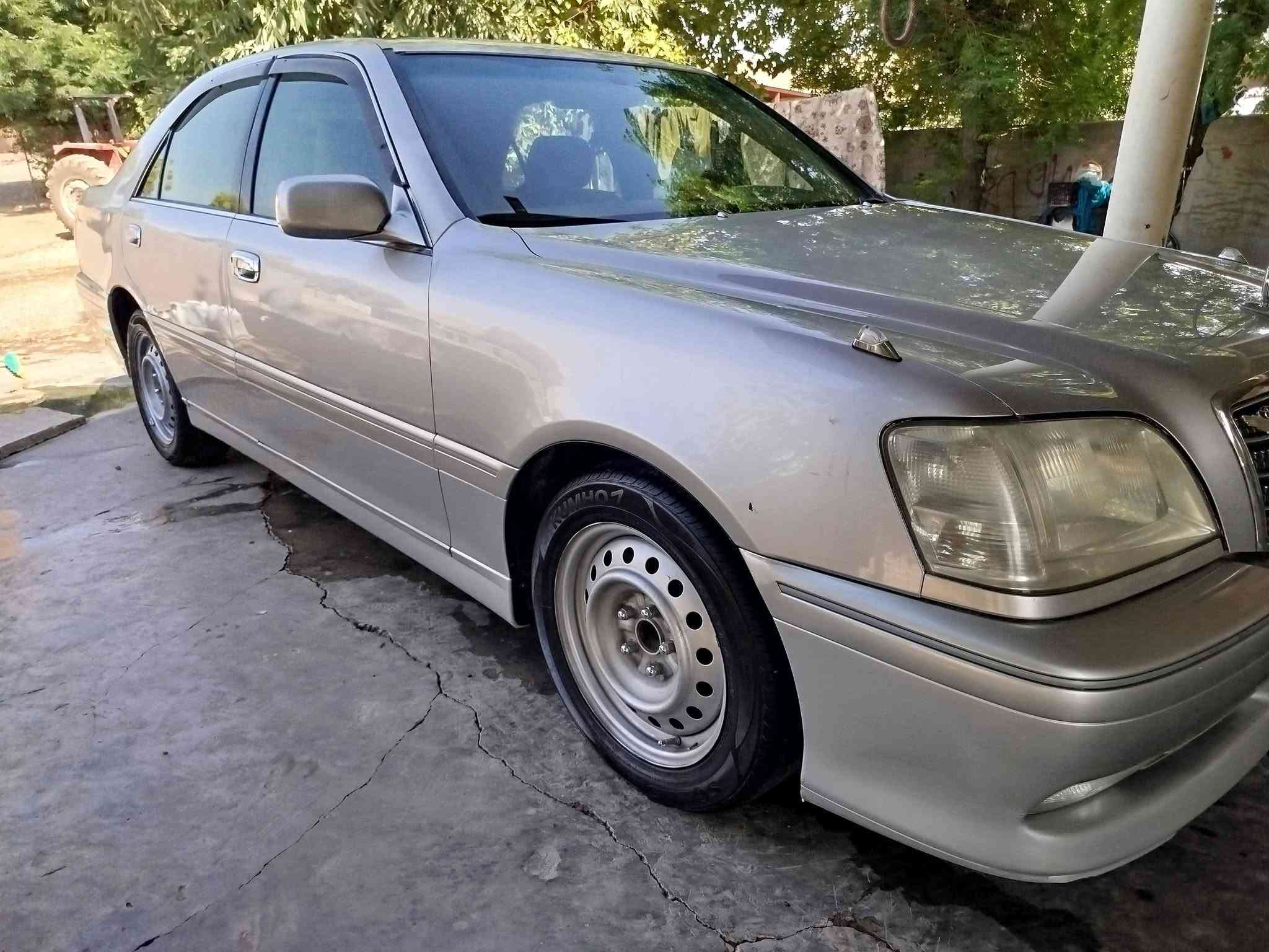 كراون 2003 • فتحة سقف • دهان جديد