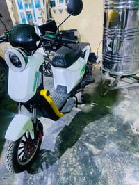 دراجه شحن F3 للبيع ملف 2000 السرعة 120 الشحنه الوحده تمشيك 75 كيلو 5بط...