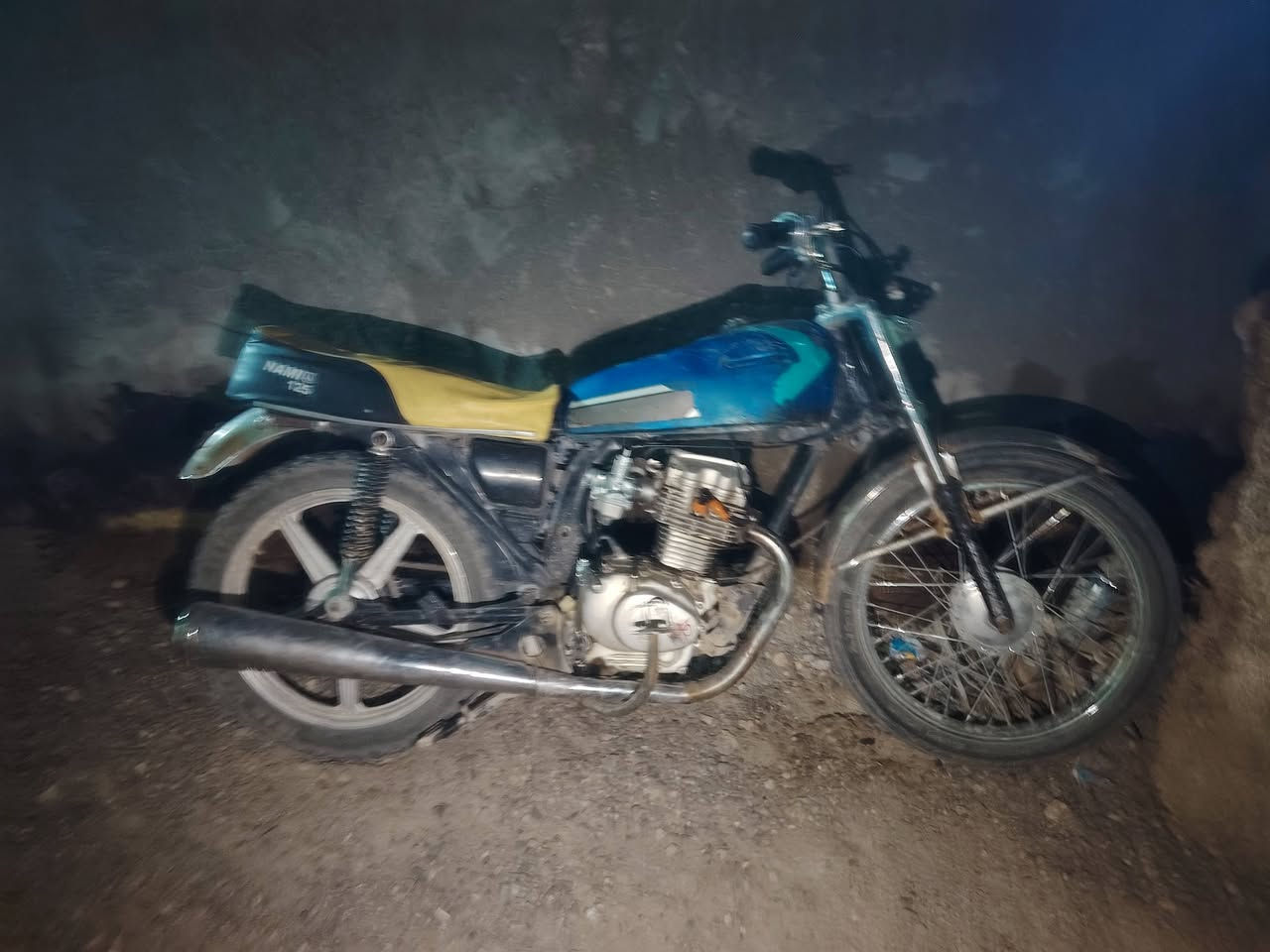 للبيع دراجه ٤ كير سعر ٢٢٠ وبيها مجال ***********
