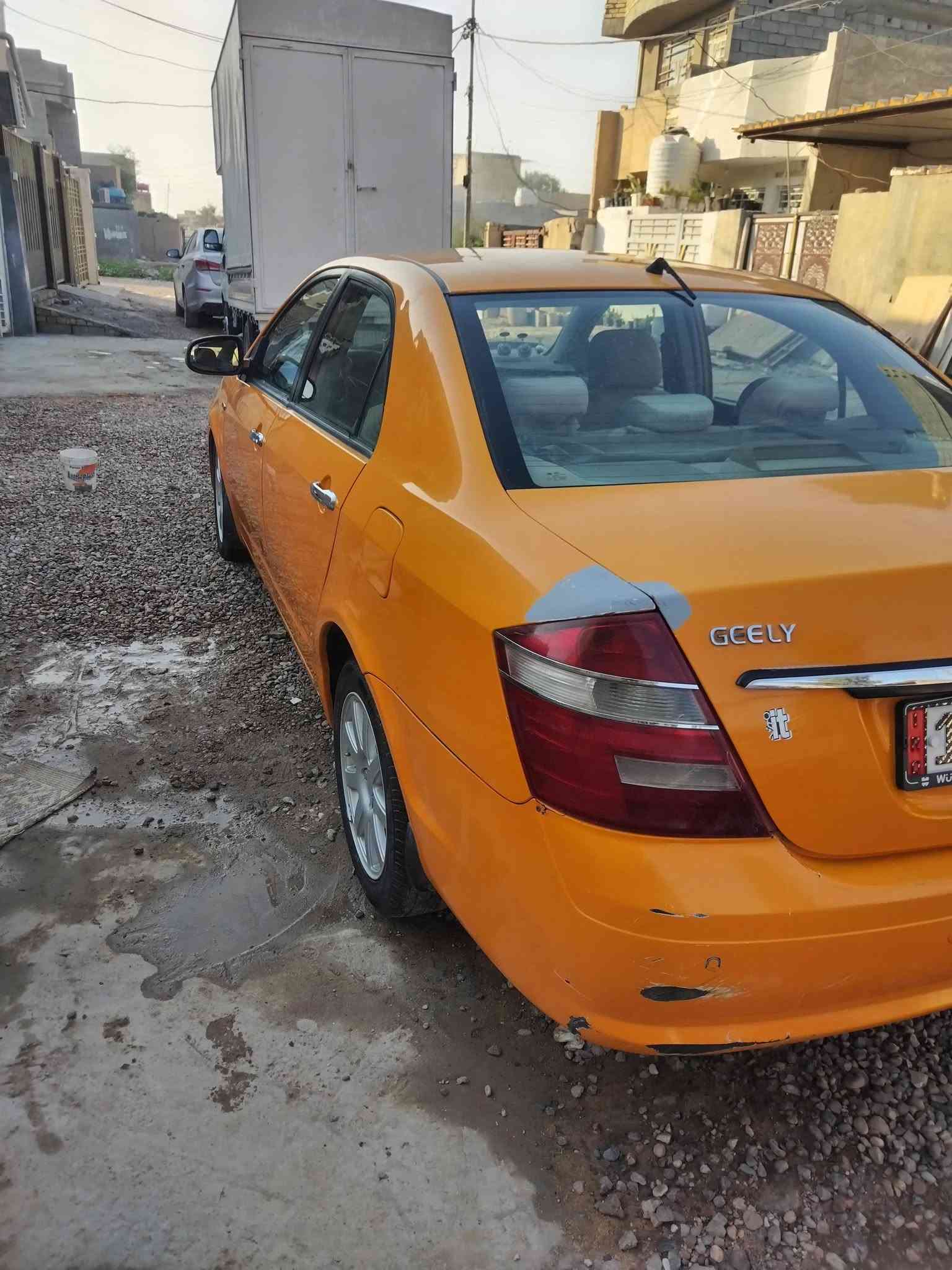 السلام عليكم جيلي موبل ٢٠١٢ بغداد لبيع السياره جاهزه تخم تاير تبريد سنتر لوك كله شغال كير ومكينه مكفوله مالتها البلاديه مصبوغه عام  مكفوله من الضربه القويه باسمي وتحويل مباشر مصفره هيه وغرامات السعر ٣٨ وبيها مجال مكاني بغداد ابو غريب رقم ***********
