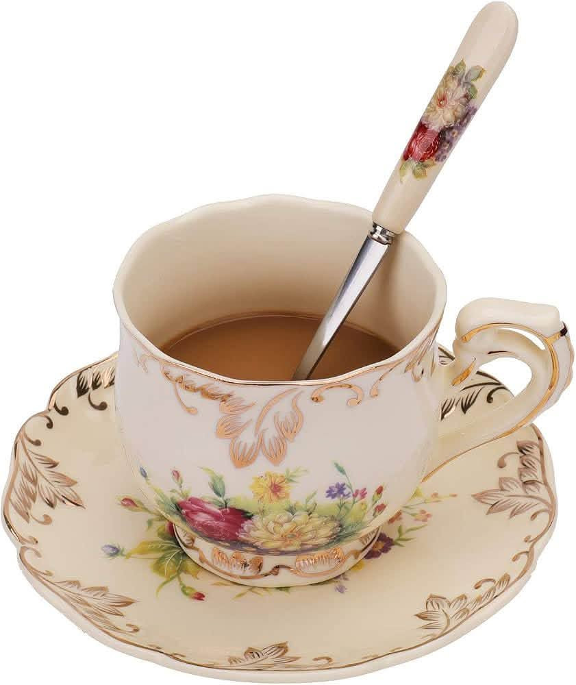� طقم فناجين شاي راقي وأنيق ☕️✨
🤍 6 فناجين + 6 صحون
🥄 مع ملاعق
🌷 تصميم وردي ناعم وفخم
🎁 مناسب للضيافة والهدايا

📦 الطقم جديد وداخل علبته
💌 للطلب والاستفسار راسلونا خاص
🚚 توصيل متوفر *********** 📞
