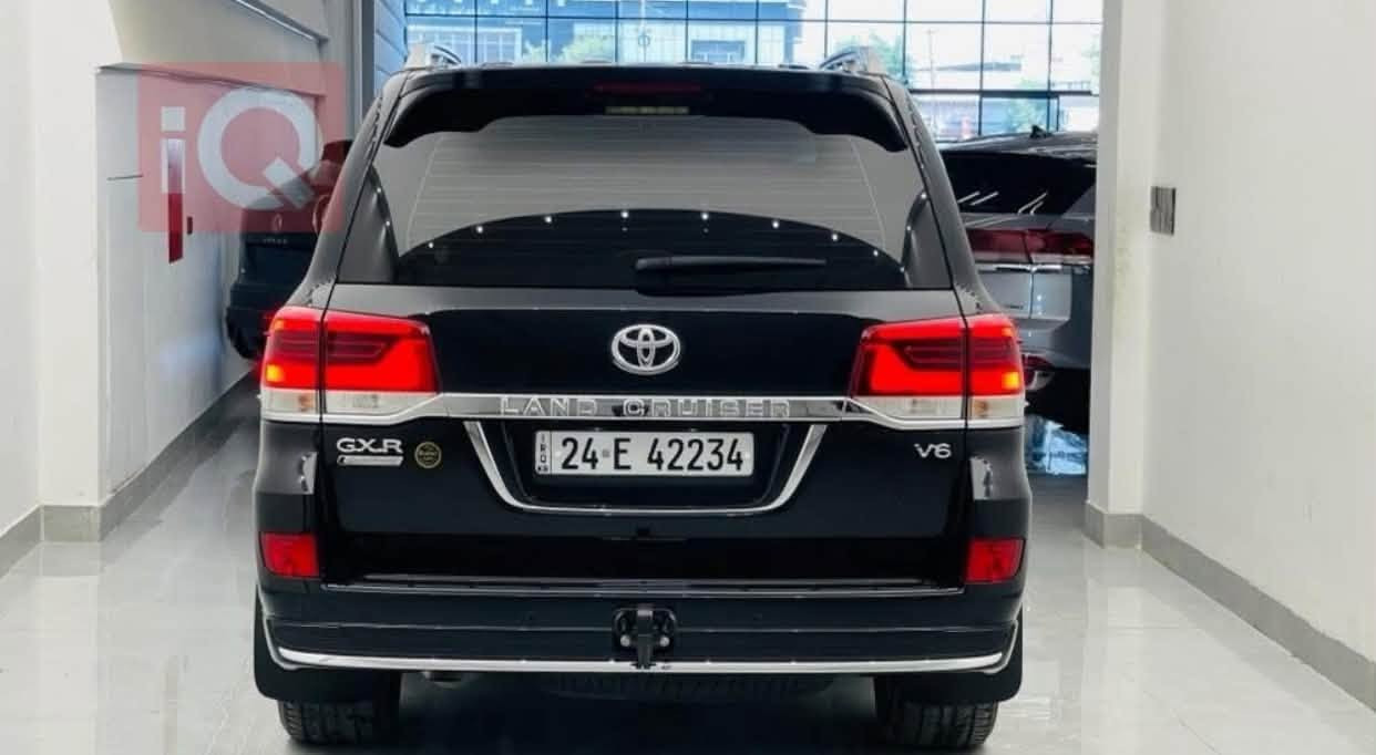 عربى/کوردی
تويوتا
لاند كروزر, GX.R Grand Touring, 2020
عدد الأميال : 130,000 كم
ضرر: بدون صبغ
سلندر: 6 سلندر
محرک: 4.0

لمزيد من المعلومات الرجاء الضغط على هذا الرابط 
👉 https://www.iqcars.net/redirect/1432908?lang=ar
***
تۆیۆتا
لاند کروزەر, GX.R Grand Touring, 2020
ماوەی ڕۆیشتن : 130,000 كم
بۆیاغ: بێ بۆیاغ
پستۆن: 6 پستۆن
بزوێنەر: 4.0

بۆ زانیاری زیاتر تکایە کلیک لەم بەستەرە بکە  :
👉 https://www.iqcars.net/redirect/1432908?lang=ku

***********

نص مكتوب في الصور:
- iQ
- IQ CARS