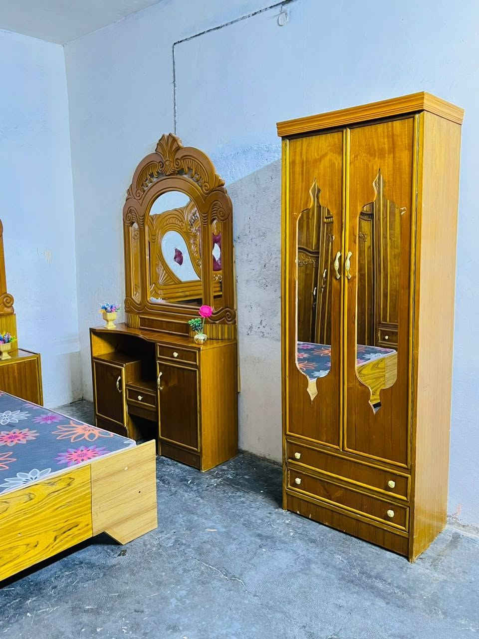 غرفه توج حطاطه خشب عراقي الصاج
استخدام قليل
 بسعر مناسب 
750 الف وبيها مجال 
الرمانه البوعبيد الحويجه 
نقل وشد مجاني ***********
