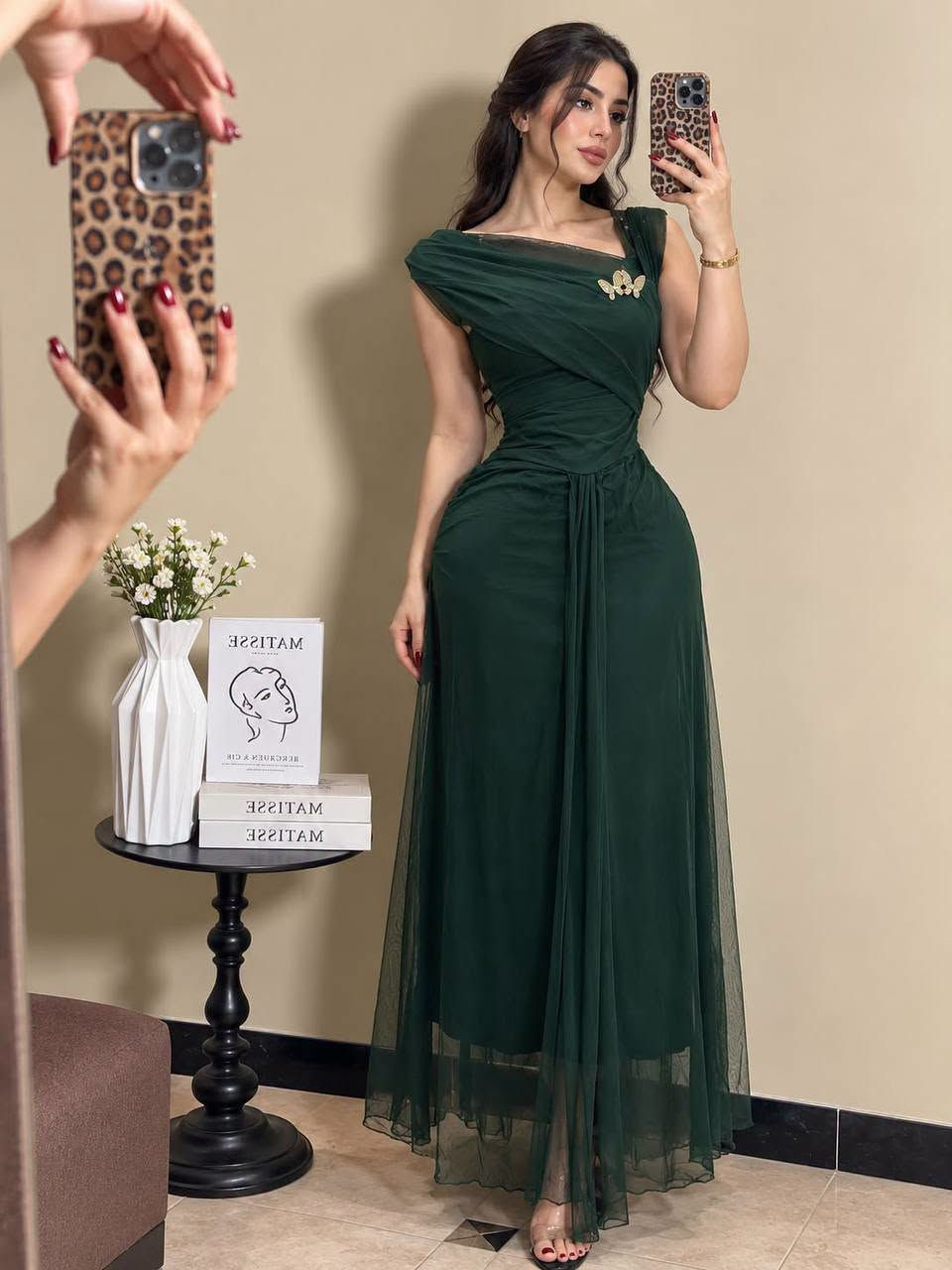 فستان شيفون مبطن كولتي عالي ✨

القياسات 38 40 42 44 46 ✨

السعر 25
