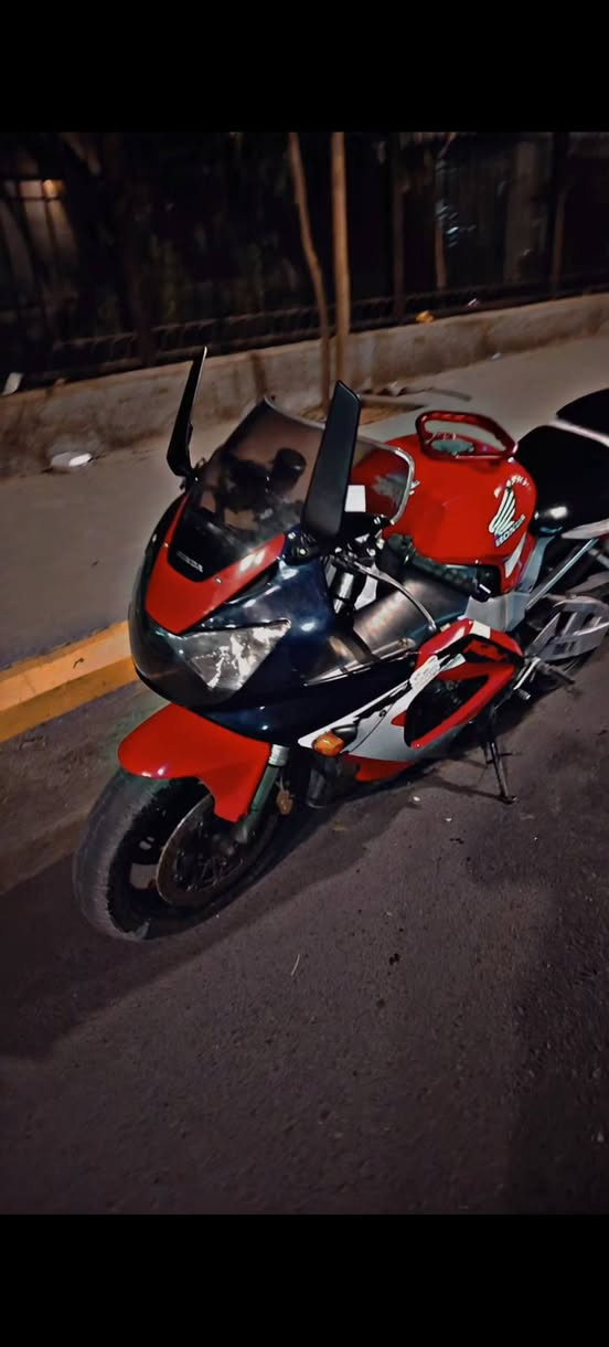 CBR929 • معدلة • تحتاج سنتر