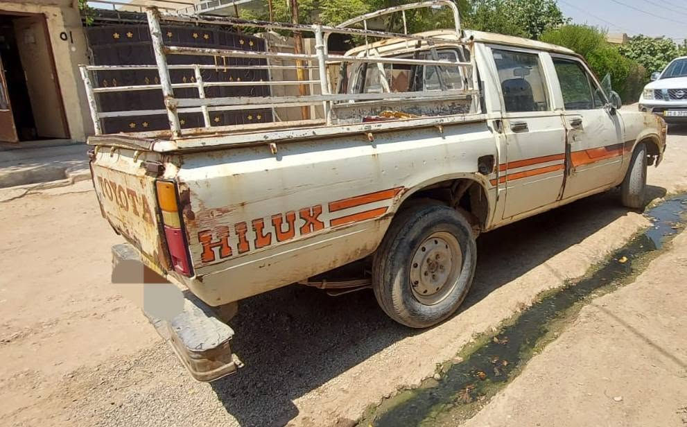 سيارة لون ابيض بيها بطاقة بنزين و رقم كركوك بشرط سعرها ٢٣ بيها مجال... استفسار برقم 
*********** كركوك, العراق
