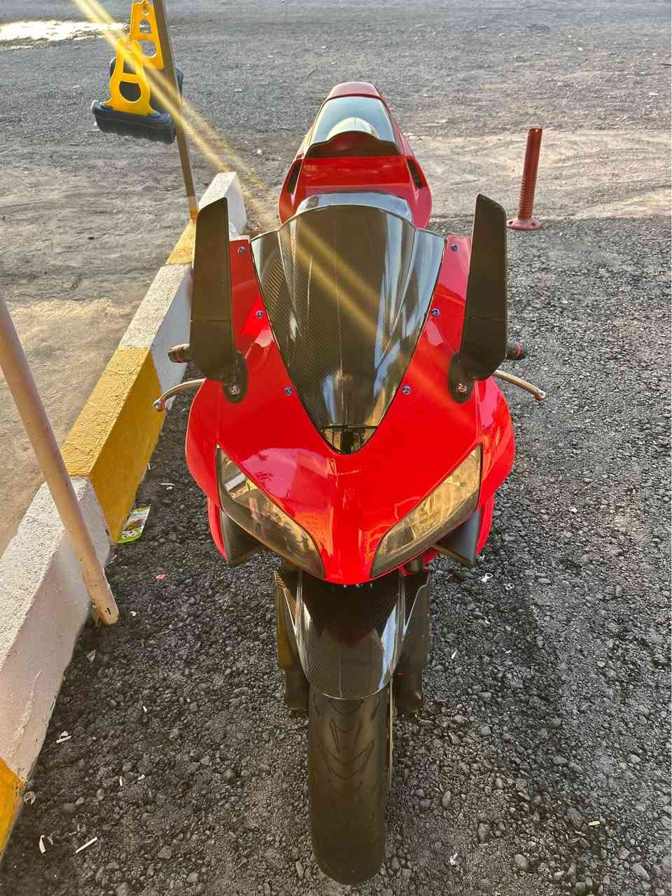 سلام عليكم 🫡 
Honda 600RR
مةكينه- كةپس يةك برخوي دةسكاري نةكراوه
رؤنوفلتةري بيلادي لةسةرةو نوئيه 
ماتؤرةكة ٩٠٪؜ پاكةو مةسروفي ٢٥٠ تيا نيه 
كارابايو هةموو كياني بة شةرته 
وةسفي ناوئت مالي پاك دياره
27 قفل - بةس مشتةري تيل بكات تكايه كؤمئندو مةسج مةكةن . رئزم بؤ مالي هةموو لايك .
كةلار
*********** كالار, السليمانية
