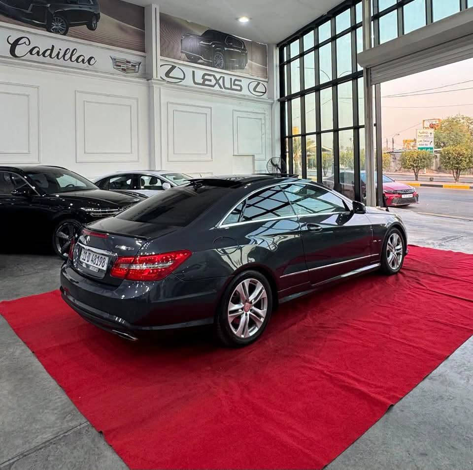 السلام عليكم 
مارسيدس (E550 .AMG )
موديل : 2011
ماشية : 90000 KM
المواصفات 
بانوراما 
بصمة 
مري شفط كهرباء 
اشاير بالمري 
ويل كب كروم 
لايت زنون 
لد امامي 
حساسات 
بردة خلفية 
سبايدر خلفي
المكينة 8 سلندر تون تيربو
ماوس 
تحكم ستيرن جهتين 
شفتات ستيرن 
دركة AMG
ذاكرة خزن ميموري 
كشنات جلد 
كشنات كهرباء 
كشنات تدفئه 
سستم صوت سماعات 
(رقم بغداد مشروع وطني بأسمي )
ملاحظة: السيارة خليجي بيها صبغ حزام بدون اي حادث . 
السعر 139 وبيها مجال 
للاستفسار 
عبدالرحمن 
 *********** 
 ***********
