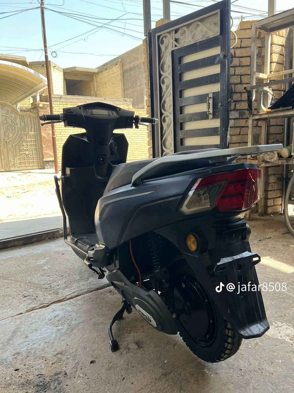 للبيع دراجه شحن 2025 بطاريات جدد على الفحص ثمن بطاريات سعر 850 بها مجال مكان بغداد ابو غريب الاتصال *********** بي واتساب
