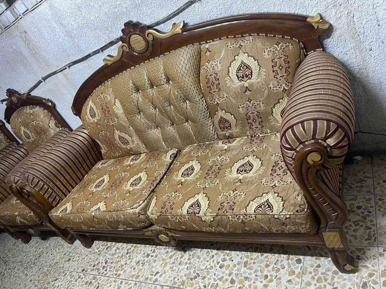 تخم 10مقاعد سعره 325 وبي مجال بسيط 
للاستفسار على الرقم ***********واتساب فقط

