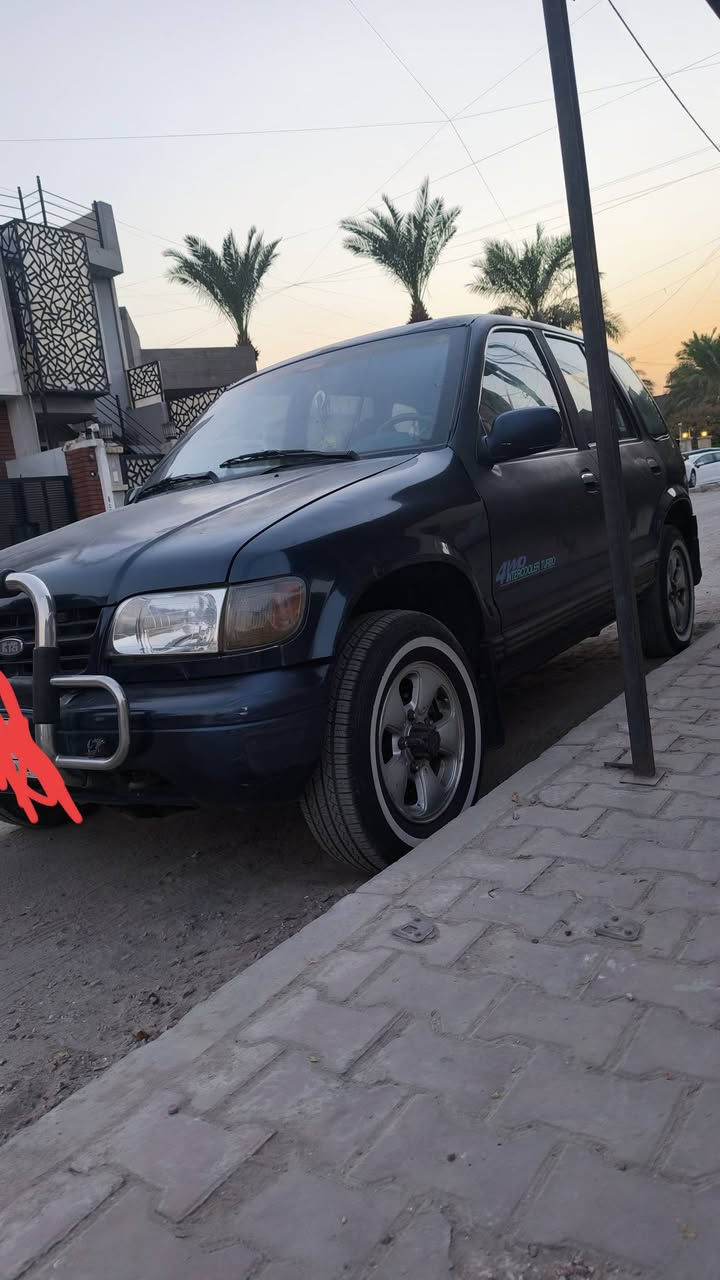 السلام عليكم سبورتنج موديل ١٩٩٣ السيارة مال مرة نضيفة كلش 
كير عادي 
سعر ٤٥ 
الرجاء الجادين التواصل على هذ رقم 
***********
