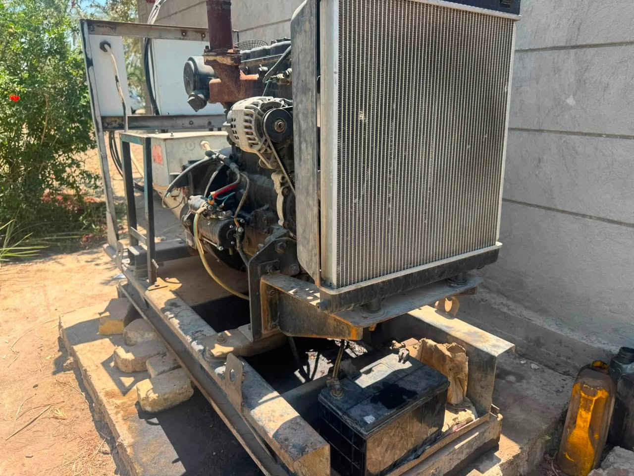 للبيع مولدة بيركنز نكليزي 30كيفي 3بستم مكينة نضيفة جدا مامفتوح برغي بيها مكاني بابل مركز السعر 23ورقة 
***********
