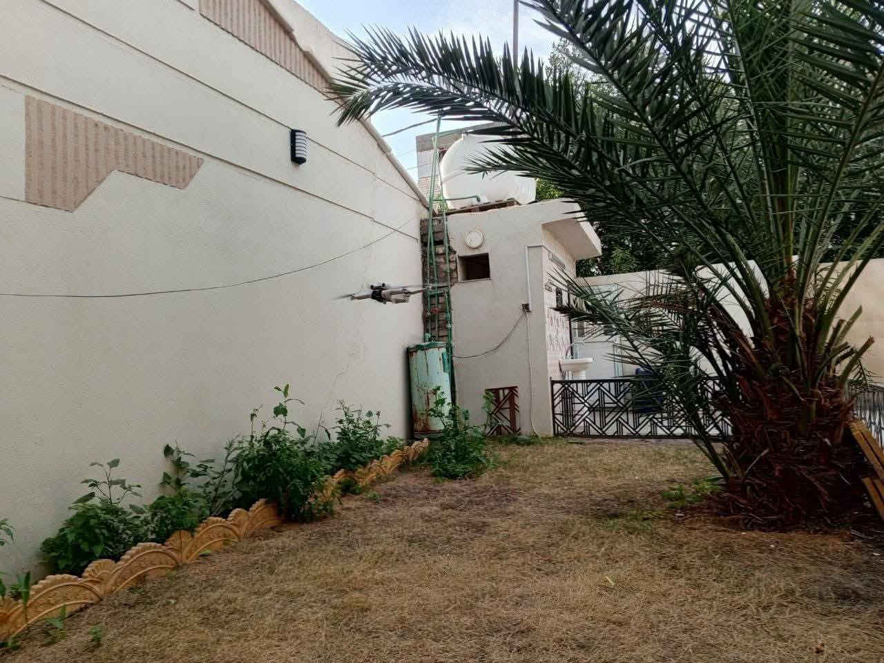 يالله    اعلان : عقار للبيع ( طابو ملك صرف   في الزعفرانيه 

🔸 موقع العقار :  شارع المعهد محله 58  
 

🔸 مساحة العقار : (320)  متر واجهيه (8) 

🔸 جنس العقار : ,طابو ملك صرف طابقين 

🏗 يحتوي على  كراج حديقه ستقبال صاله كبيره مطبخ  غرفه

صحيات منور  ترك في الاخير مساحه 100 

🏕 طابق ثاني  3غرف نوم مع صاله كبيره صحيات صطح

للاستفسار يرجى الاتصال بلرقم او اتصال او واتساب 

***********

او مراجعة مكتب الاماكن للعقارات

