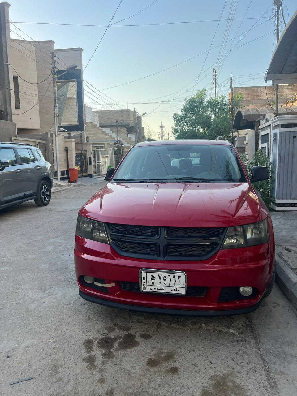 السلام عليكم دوج جورني محرك 2400للبيع السعر 150بفداد محرك توني مبدله مال كصه تبريد قطعه وحده للاستفسار ***********
