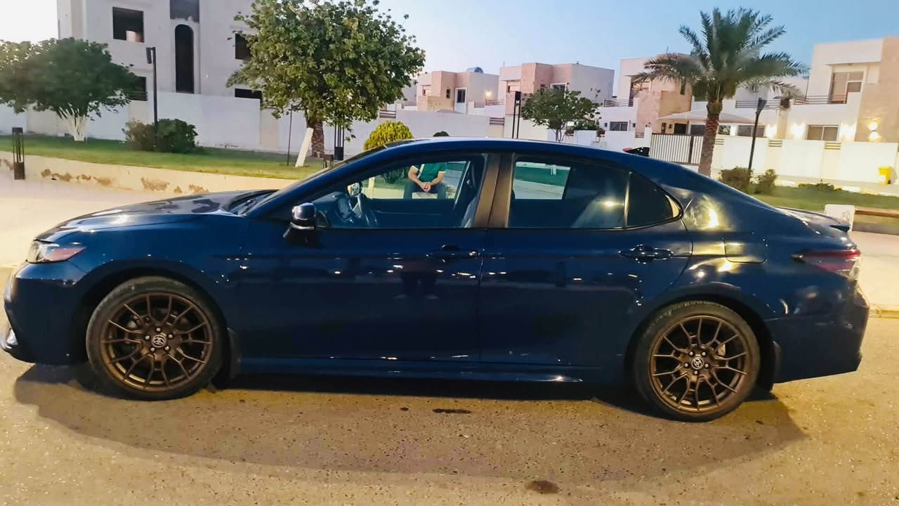 السلام عليكم
للبيع
               2023 TOYOTA CAMRY, SE NIGHTSHADE                              
‏   EDITION
كامري  2023 se امريكي بلاك 
رقم الشاصي 4T1T11AK9PU122984
رقم اربيل باسمي  
محرك 2500 4 سلندر
بصمتين وياها
كشن جلد 
شاشة كار بلاي 
سستم صوت
كروس سرعة
تحديد مسار 
شفتات ستيرن 
مودات قيادة 
قيادة ذاتية 
رادار 
كامرا خلفية
ويل مميز بلادي
وبعد موصفات الse معروفة
حادثها سطحي بدون دواخل 
 ايرباك ستيرن راجع سستم  
ماشية 33 mi
السعر 19000$
مكان السيارة تكريت 
‏‭ ***********

