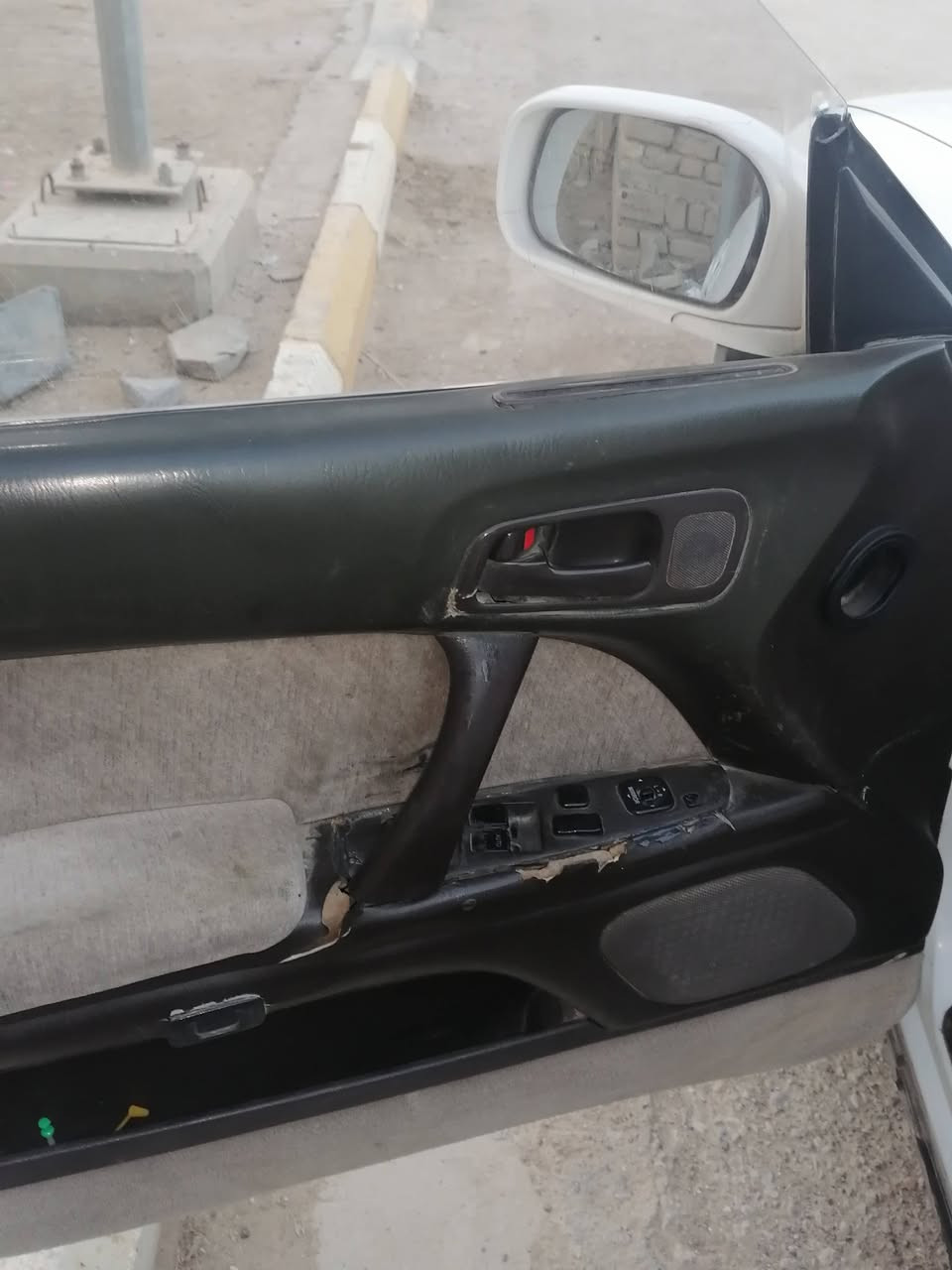 سلام عليكم كراون بطه للبيع موديل ١٩٩٤ متصل رقم بغداد انكليزي سنويه لغاية ٢٠٣١ بسمي مكفوله من الكصه ولعيب شرعي كشنات كهربائي تبريد شغال مكينه ثنين ونص ففيتي تخم تاير مصبوغه جماليه سعر ٥٥ وبيه مجال الطيبين رقم صاحب سياره ***********
