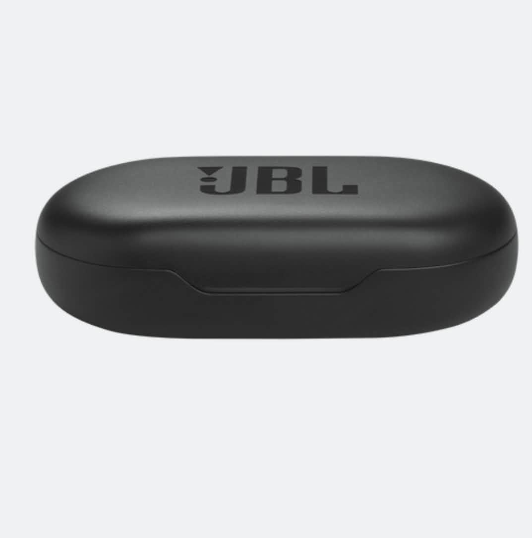 📦 للبيع: سماعات الـ Open-Ear اللاسلكية JBL Soundgear Sense (جديدة بالعلبة) 

🎧عش تجربة صوتية استثنائية مع الحفاظ على تواصلك بالعالم المحيط بك! 

نقدم لكم سماعة JBL Soundgear Sense الأصلية، الحائزة على جائزة التصميم Reddot لعام 2023.

✨ أبرز المواصفات والميزات:تصميم الأذن المفتوحة (Open Ear): 

راحة تامة طوال اليوم وثبات ممتاز أثناء الحركة والرياضة دون الضغط على الأذن.

صوت نقي وقوي: مدعومة بتقنية JBL OpenSound لتقديم تجربة استماع غنية وباس متوازن.

مكالمات واضحة جداً: تحتوي على 4 ميكروفونات مدمجة لعزل الضوضاء وضمان نقاء الصوت أثناء الاتصال.

بطارية تدوم طويلًا: استماع متواصل حتى 24 ساعة (6 ساعات في السماعة + 18 ساعة إضافية من علبة الشحن).

مقاومة للماء والغبار: معيار IP54 يجعلها مثالية للتمارين الرياضية والاستخدام اليومي تحت مختلف الظروف.

📐 حالة المنتج: جديدة تماماً داخل العلبة الخاصة بها بكامل ملحقاتها.
***********
