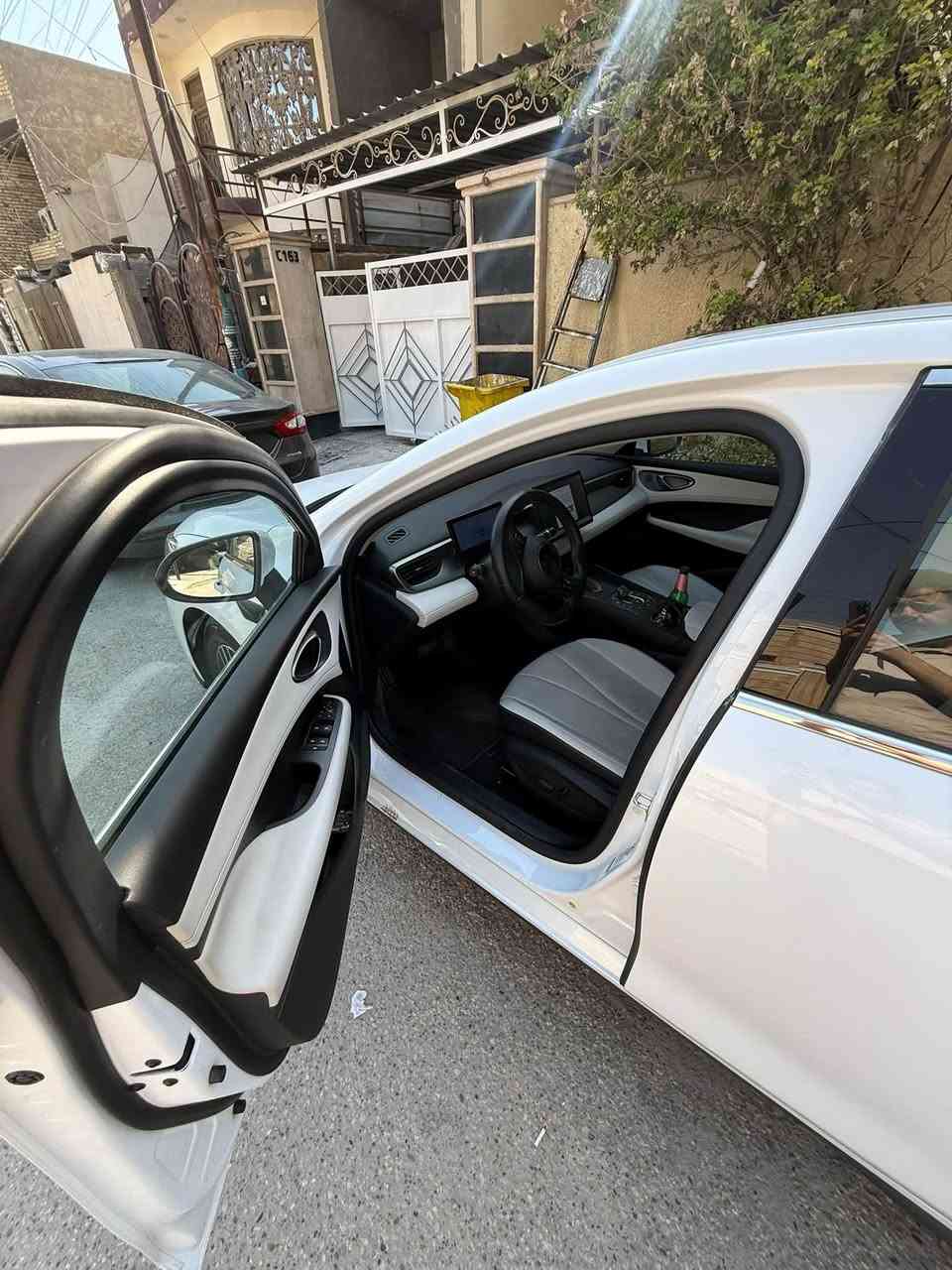 سيل 05
موديل 2025 

فول مواصفات 13 كاميرا
ماشية 15,600Km

السعر 22,700 
رقم بغداد 

***********
