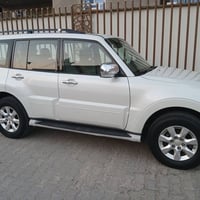باجيرو موديل 2014 حبتور محرك 6سلندر 3500 كير محرك على وضع الشركة سياره...