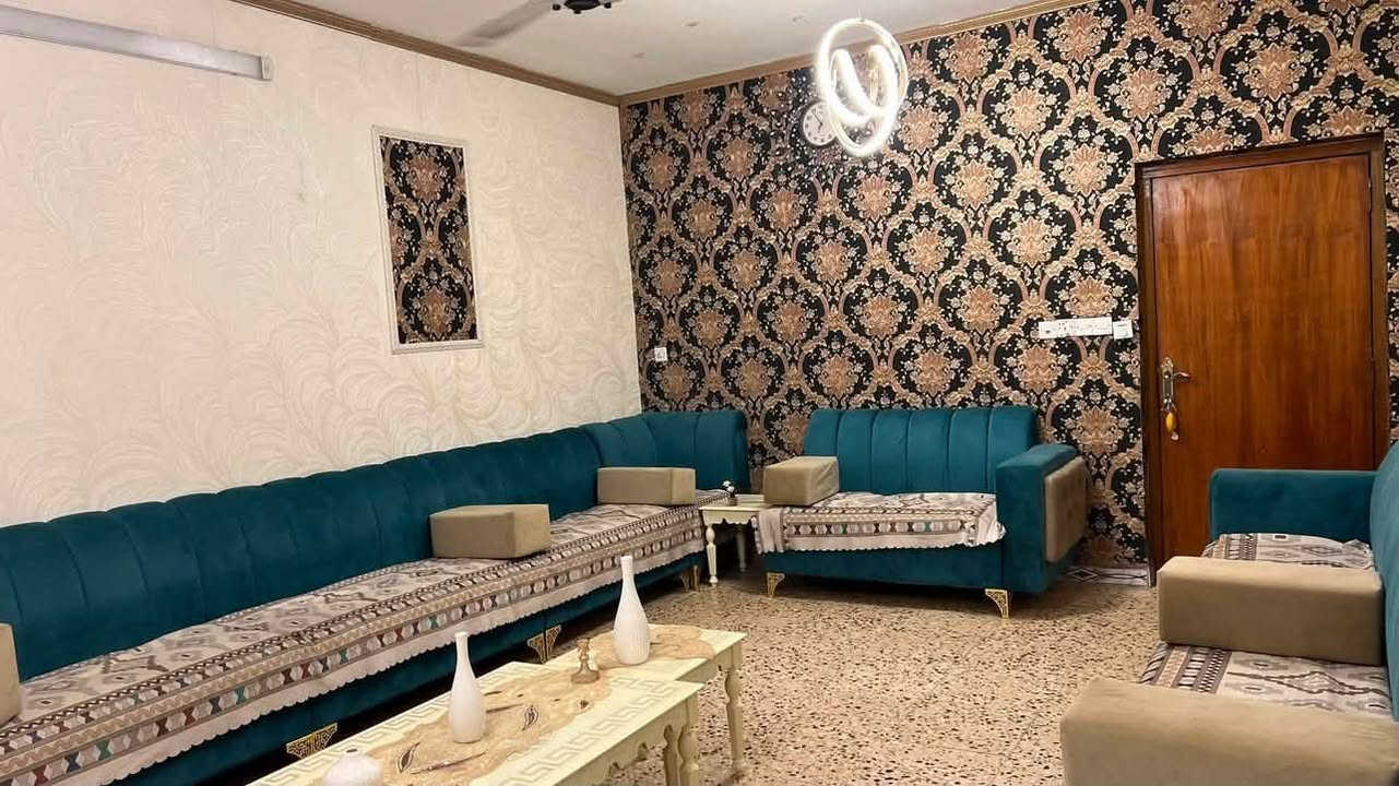 بيت للبيع
طابق واحد

مكون من 

استقبال+مطبخ حار وبارد+حولي او هوال +مسلك+صحيات داخليه+غرف ثنين+صحيات خارجية+طرمة جبيرة 

المساحة200متر البناء واجهيه7 نزال 21

الدوره الكفائات الزراعي طابو زراعي سند 25 البناء 

البناء نضيف كلش ومبين كدامكم

الحديقة 150 من دون البناء يعني ويا الحديقة يصير 350 متر بس عادي نبيع الحديقة وحد و البيت وحد 

للتواصل الرقم ***********

الواتساب ***********
