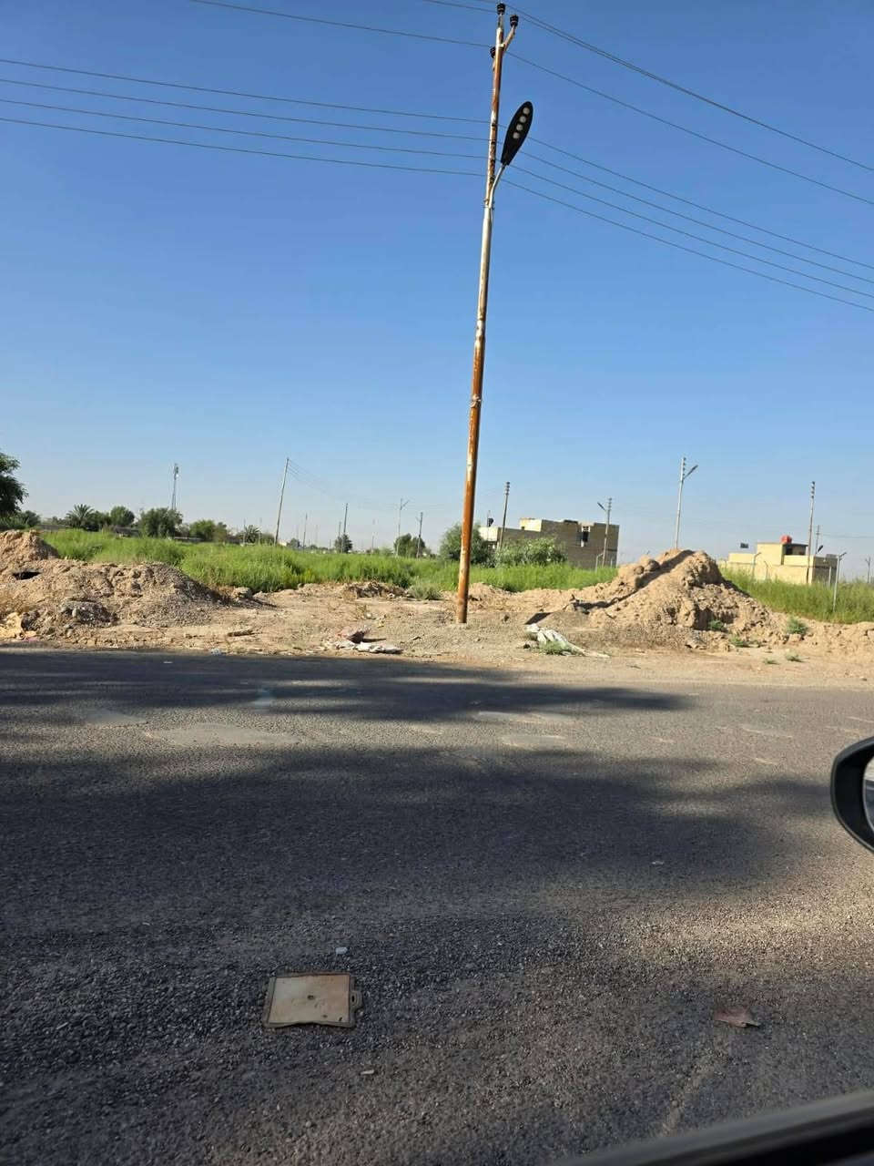 قطعه ارض للبيع مساحه ٣٠٠متر مقاطعه عشره بوب الشام ملك صرف زراعي تجاري الشارع العام مستعجل على البيع لان محتاج ستفسار الاتصال على رقم ***********

