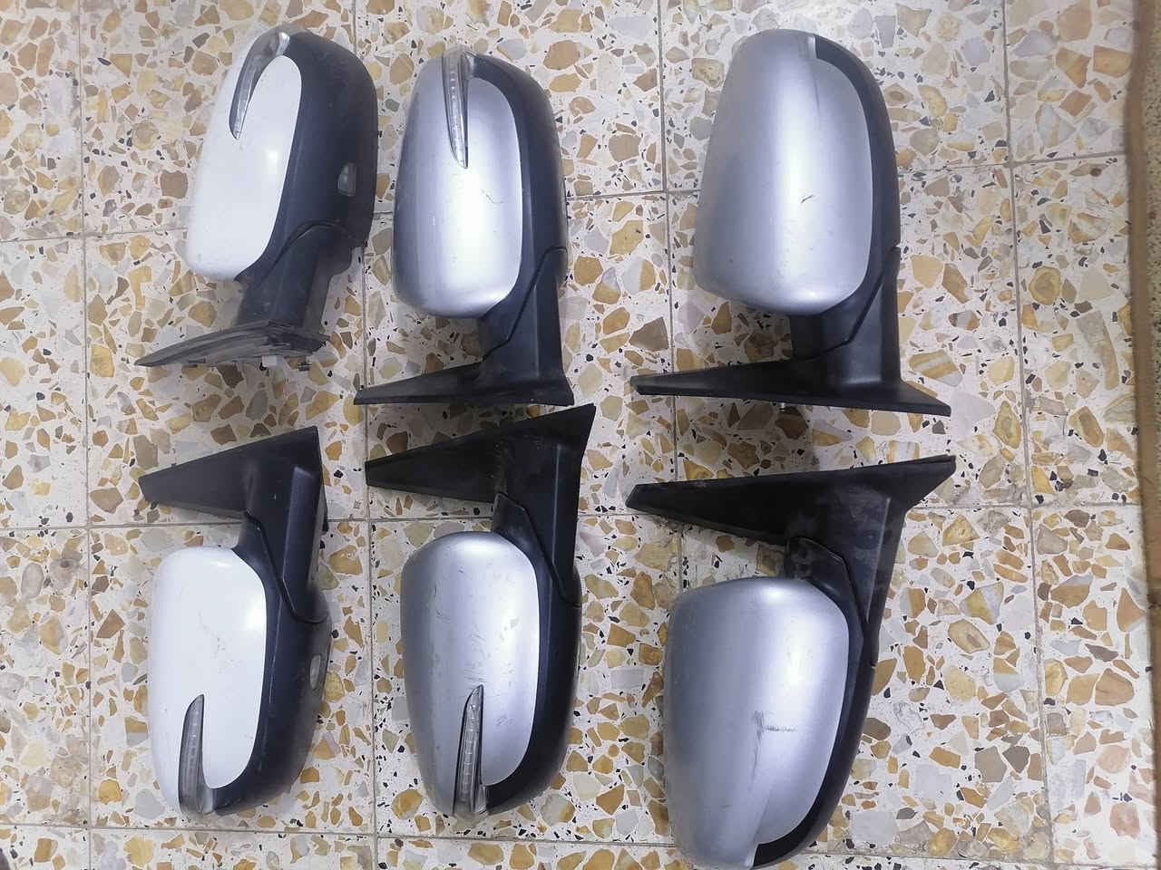 مرايا • كيا كارنز • راندو