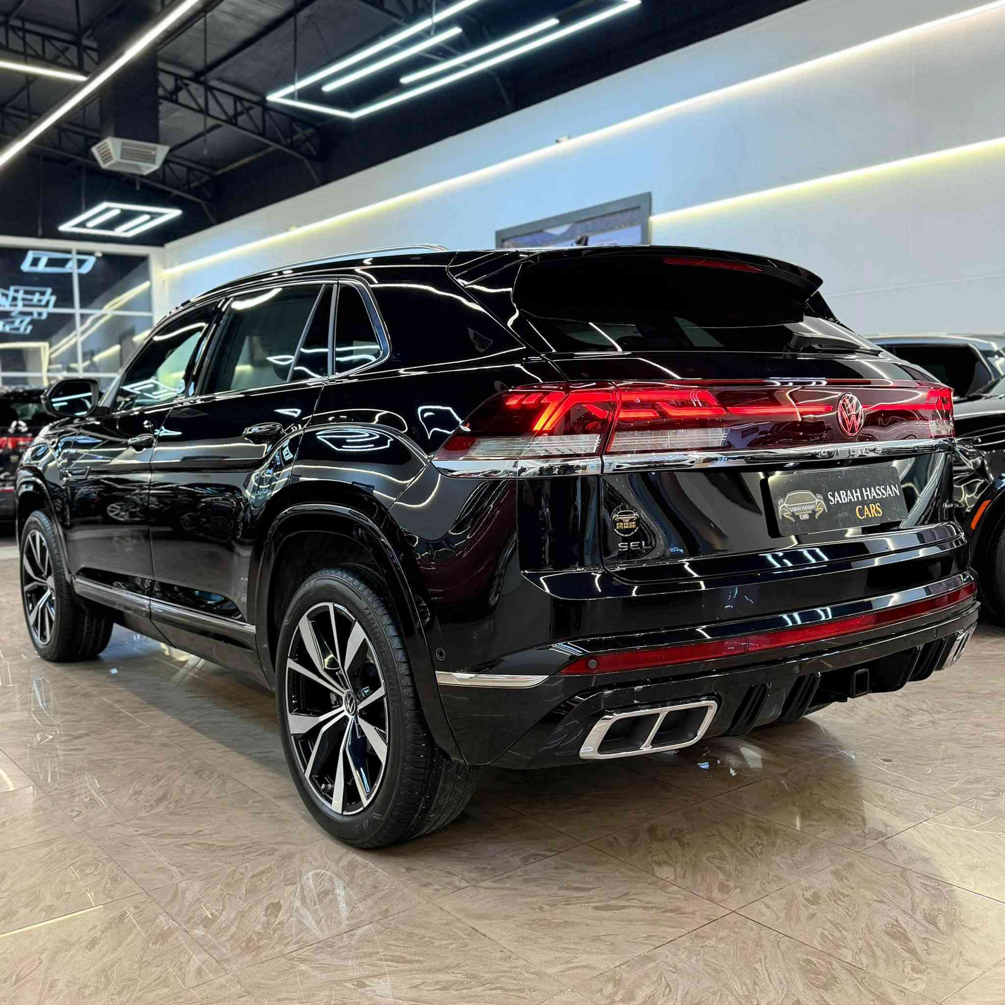 فولكسفاغن
أطلس كروس سبورت, SEL Premium R-Line, 2024
عدد الأميال : 8,000 ميل
ضرر: بدون صبغ
سلندر: 4 سلندر
محرک: 2.0T
السعر / 34,500$ 
الكاميرا الخلفية - تدفئة المقاعد - تبريد المقاعد - فتحة السقف - مثبت السرعة - مرايا جانبية كهربائية - حساس المطر - شاشة - المصابيح الأمامية ليد - مانع الانزلاق - أبل كاربلاي - التشغيل عن بعد - أندرويد أوتو - ABS - رادار - كشافات ضباب - فرامل الوقوف الإلكتروني - التحكم الإلكتروني في الثبات - تحذير من الاصطدام الأمامي - مثبت السرعة التكيفي - خطوات جانبية - نظام التوجيه الكهربائي

العنوان: اربيل - شارع  ١٠٠مقابل  دائرة  الكمارك
***********
***********
***
ڤۆڵکسواگن
ئەتڵەس کرۆس سپۆرت, SEL Premium R-Line, 2024
ماوەی ڕۆیشتن : 8,000 ميل
بۆیاغ: بێ بۆیاغ
پستۆن: 4 پستۆن
بزوێنەر: 2.0T
 نرخ / 34,500$ 
کامێرای دواوە - گەرمکەرەوەی کوشن - ساردکەرەوەی کوشن - سلاید - دیاریکرنی خێرایی - ئاوێنەی لاتەنیشتی کارەبایی - هەستەوەری باران - شاشە - لایتی پێشەوەی لید - کۆنتڕۆڵکردنی خزان - ئەپڵ کارپلەی - شەغال - ئەندرۆید ئۆتۆ - ABS - ڕادار - بلاجکتۆر - برێکی وەستانی ئەلیکترۆنی - کۆنتڕۆڵی جێگیری ئەلیکترۆنی - ئاگاداری بەریەککەوتنی پێشەوە - دیاریکرنی خێرایی خۆگونجێن - شوێنپێی تەنیشتەکان - سوکان پاوەری کارەبایی

  ناونیشان: هەولێر  شەقامی ١٠٠م بەرامبەر گومرگ
***********
***********
***
