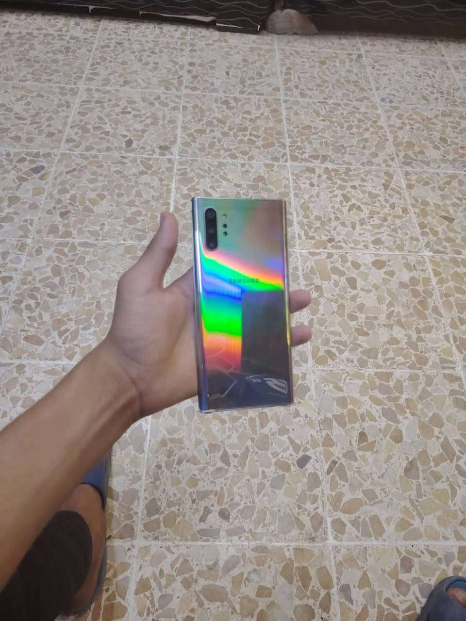 سامسونج نوت 10 5G
فول فول مواصفات
نضيف لوك جلخ مابي
جهاز غني عن التعريف
كاميرات دمعه
بصمه بل شاشه فول
ذاكره 256 رام 12 جيجابايت
قلم شغال 
ماويا ملحقات
مبدل ضهر اصلي مال شركه وكاله 
فقط كفر وشاحنه 67 واط 
 مراوس شعندك نزل
عنوان حي الانتصار شارع 60 قرب كاسر الأسعار
وتساب ***********
