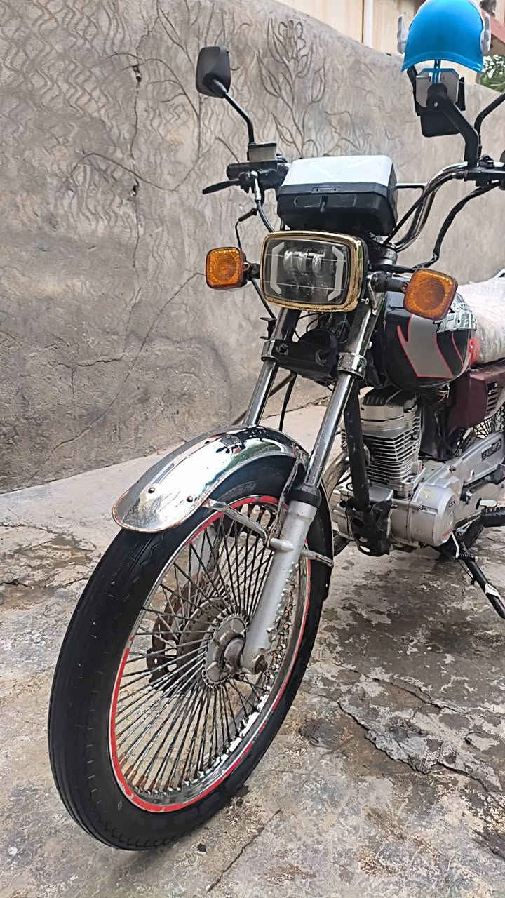تايكر موديل  22 🏍
اوراق مابي👉
كلشي شغال بي بس دشبول 
مجفت قبل فتره اي نقص مابي 
سعر 400 بي مجال بسيط بسيط
*********** 
ما متواجد خاص 👍
