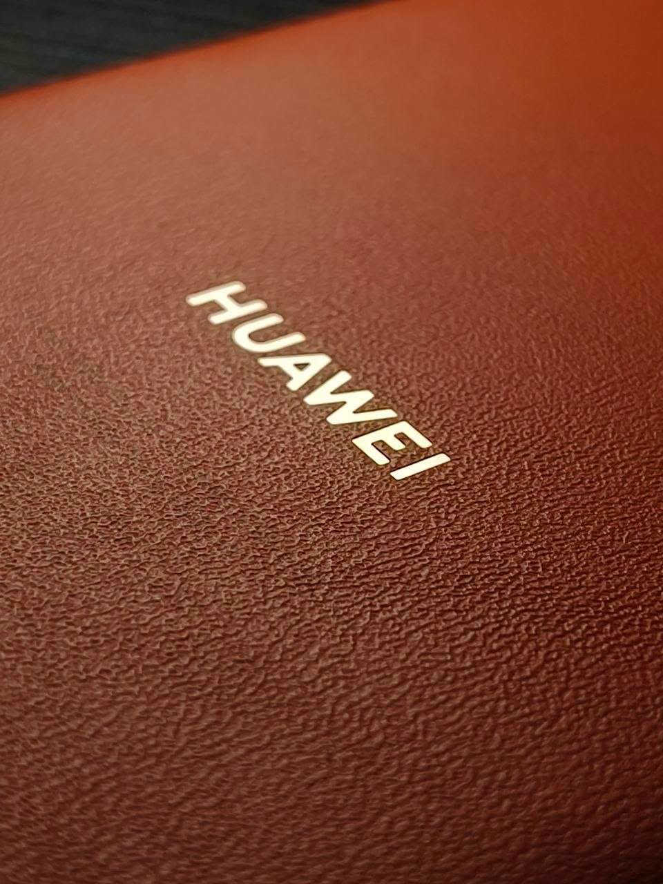 Huawei Mate 50 Pro
ذاكره 512رام 8
بطارية 100 🔋 
بدون ملحقات
طبع خفيف بالشاشه ابد مينشاف  بس اذكره للامانه خفيف جدا
بدون ملحقات 
نظافه لجهاز 95

عنواني بغداد مدينة الصدر 
توصيل متوفر فقط باعتماد 
***********
