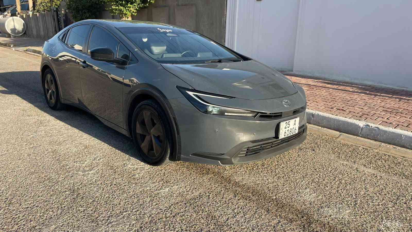 ملاحضه مكلف بالنشر مكلف بالنشر

للبيع تويوتا بريوس موديل 2024، الجيل الجديد، لون اسمنتي ، السيارة نظيفة جداً واستخدام شخصي، اقتصادية جداً بالوقود ومناسبة للاستخدام اليومي والسفر.

المواصفات:
✅ محرك 2.0 لتر هايبرد.
✅ قير أوتوماتيك E-CVT.
✅ دفع أمامي.
✅ صرفية وقود ممتازة (من أفضل السيارات الهايبرد).  
✅ شاشة معلومات.
✅ كاميرا خلفية.
✅ حساسات أمامية وخلفية.
✅ تشغيل بصمة.
✅ مثبت سرعة.
✅ نظام المحافظة على المسار.
✅ رادار أمامي وأنظمة أمان تويوتا.
✅ إنارة LED.
حالة السيارة:

* شرط الفحص
* مكينة، قير، شاصي بحالة ممتازة.
* لا تحتاج أي مصروف.
* سيارة جاهزة
* صورة الضرر مع رقم الشاصي داخل المنشور

📍الموقع: كركوك
💰السعر: (١٦٠$) .
📞 للتواصل: (***********)
— في ‏‏كركوك‏‏.
Sofyan Ahmed
