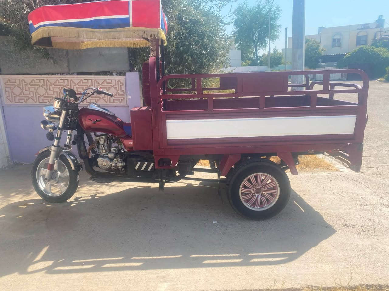سلام عليكم ستوته للبيع مديل 22وياله مال سايبه تايرات جدد ستوته نضيفه بدي قلاب  سعر مليون و ٢٥٠ وبيها مجال الهاتف. ***********
