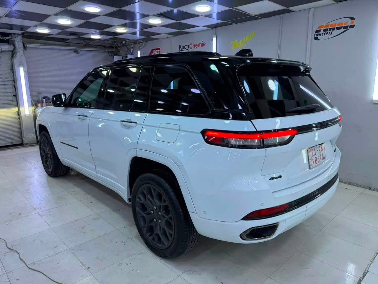 للبيع جيب جراند شيروكي سوميت 2025
السعر 340$

اللون الخارجي: أبيض ناصع
اللون الداخلي:اسود
نوع الوقود: بنزين
المحرك: 3.6 لتر V6 24 صمام MPFI DOHC
معدل استهلاك الوقود: 18-25 ميل لكل جالون
نظام الدفع: دفع رباعي

ممشى زيرو 
اللون الخارجي: أبيض ناصع
نظام الدفع: دفع رباعي
مدة رقم باقي 90يوم
ضرر سقف PDR. شبر صبخ
باب صبخ
عنوان كركوك
***********
