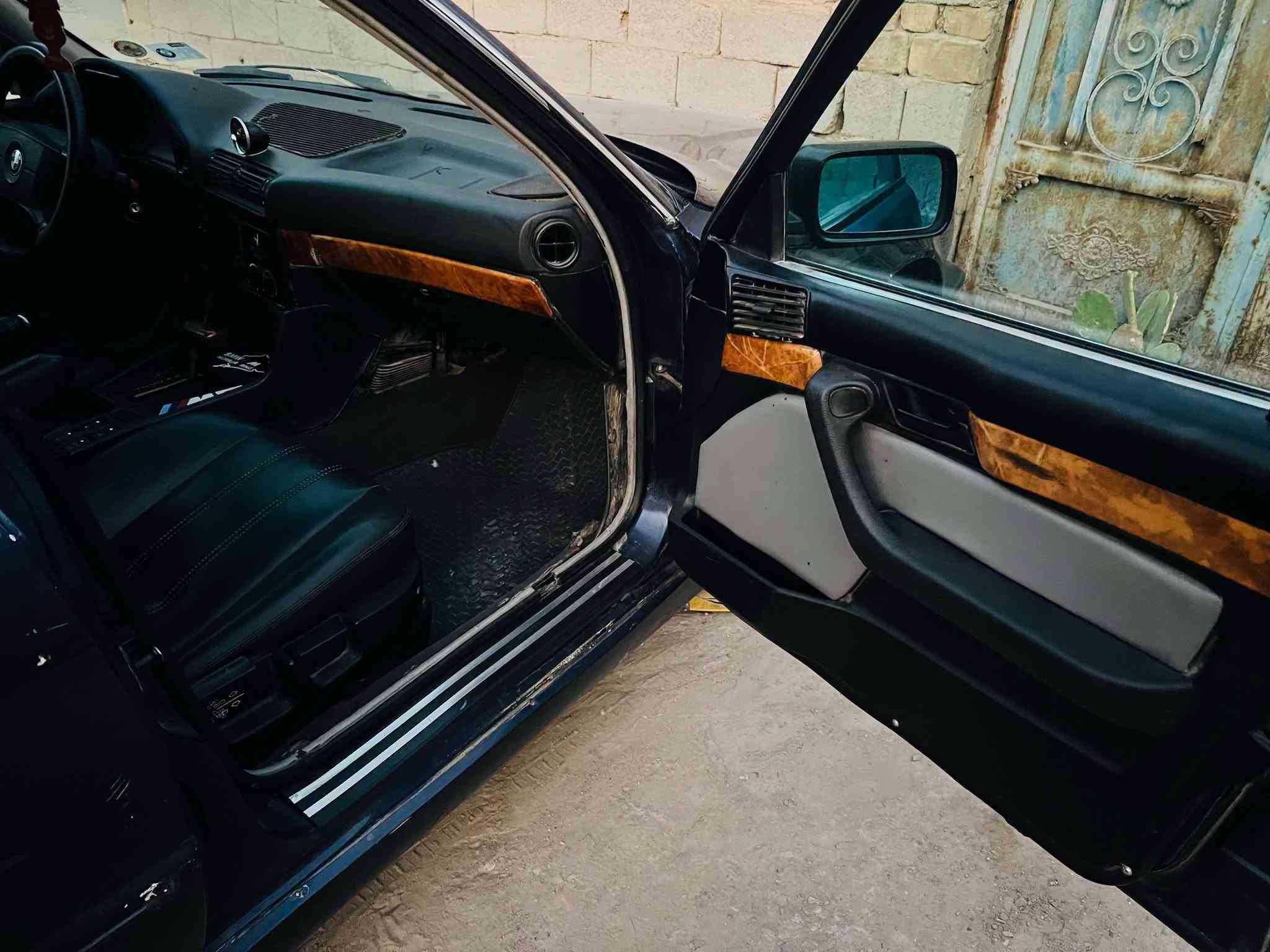 بي ام 525 • ١٩٩١ • رقم بابل