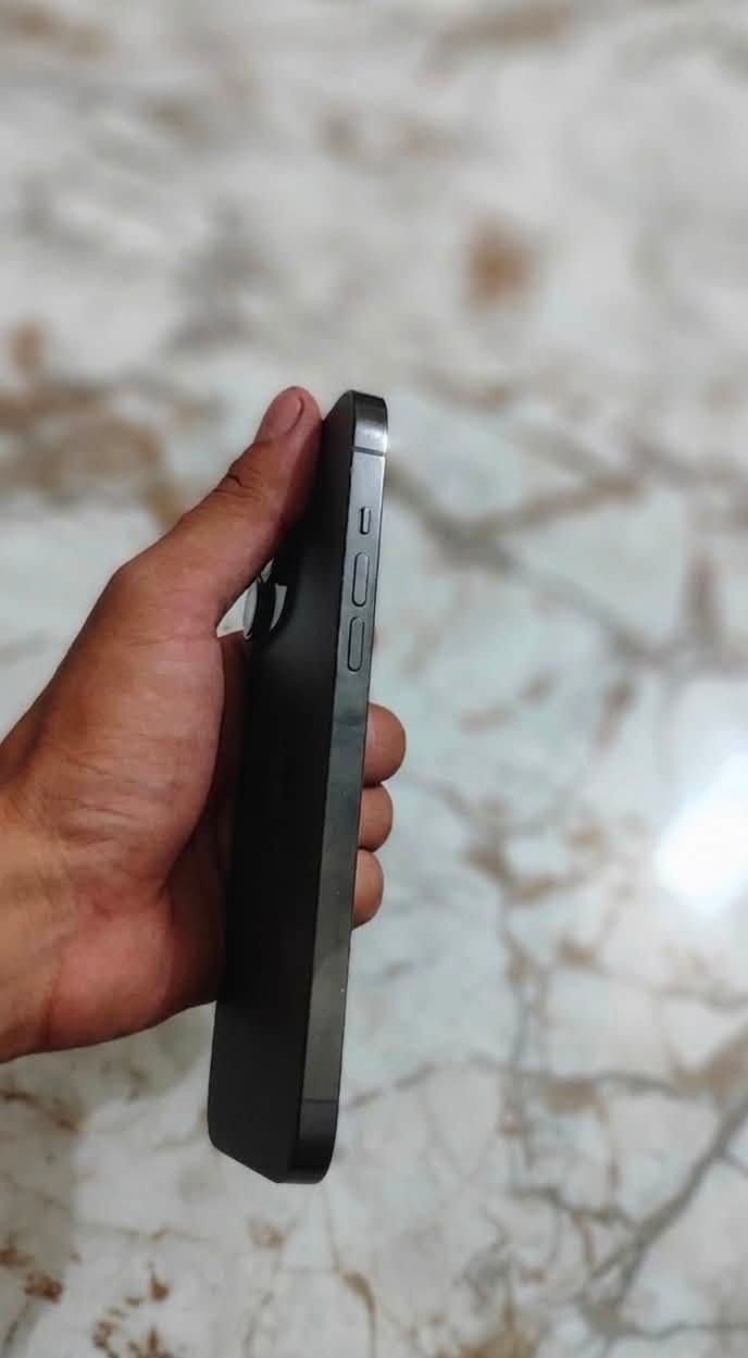 آيفون 14 برو ماكس للبيع

• أمريكي

• الذاكرة: 256GB

• البطارية: 93%

• الجهاز نظيف جدًا وما بي أي شخط أو خدش أبدًا

• جميع معلومات الجهاز موجودة بالصور + انطي ويا شاحنتة الاصلية + خط ESIM 

السعر: 650 ألف 

  مكاني كربلاء شارع ميثم التمار

  للتواصل ***********
