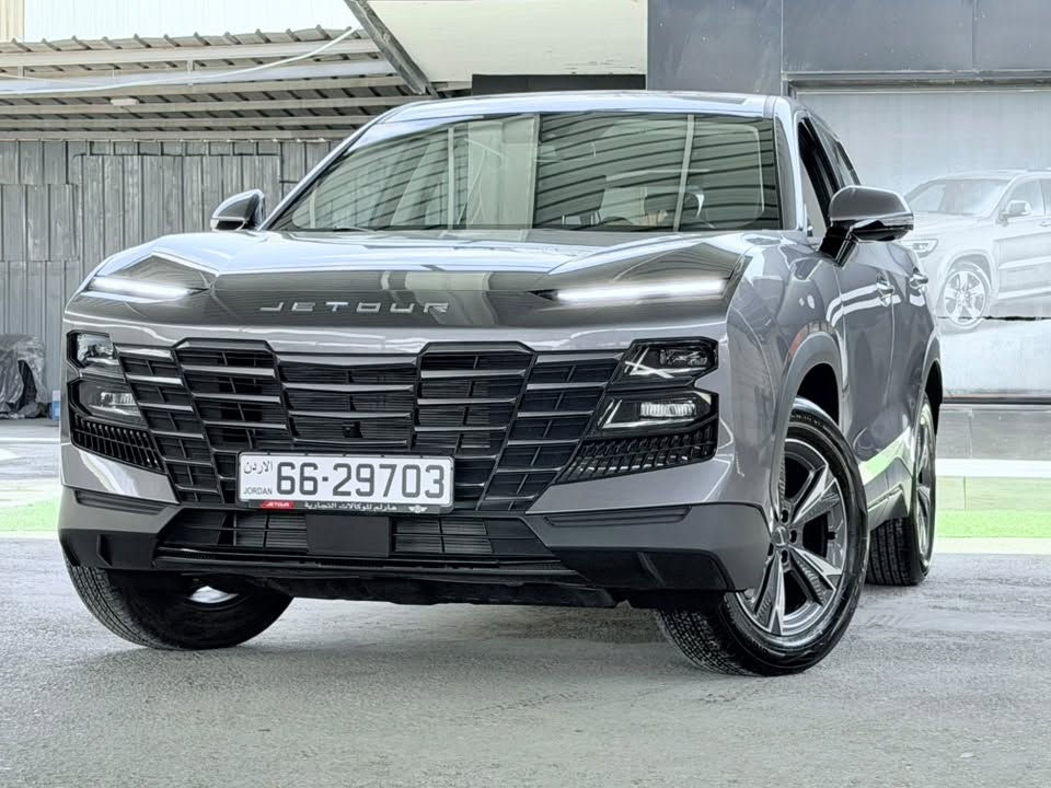 JETOUR DASHING 2026
عداد km 2000 فقط لم يستعمل بعد بحالة الوكالة حرفياً بدون اي مشاكل او حوادث
وارد و كفالة الوكيل هارلم للوكالات التجارية
اللون: فيراني
أبرز المواصفات والتجهيزات:
• تصميم خارجي رياضي وعصري
• شاشة عدادات رقمية
• شاشة ترفيه ذكية
• شحن لاسلكي سريع 40W
• نظام صوت ب 8 سماعات
• كاميرات
• أنظمة مساعدة للقيادة
• فرملة طوارئ أوتوماتيكية AEB
• تحذير مغادرة المسار
• تنبيه التصادم الجانبي الخلفي
• حساسات ركن
• مقصورة داخلية عصرية وفاخرة

• أنظمة سلامة متطورة
• راحة ومساحة ممتازة للعائلة والاستخدام
اليومي
اللون الفيراني يعطي السيارة حضور مميز وفخم على أرض الواقع.
موديل 2026 - شكل جديد، مواصفات
قوية، وحضور مختلف
للاستفسار: 0795847878
