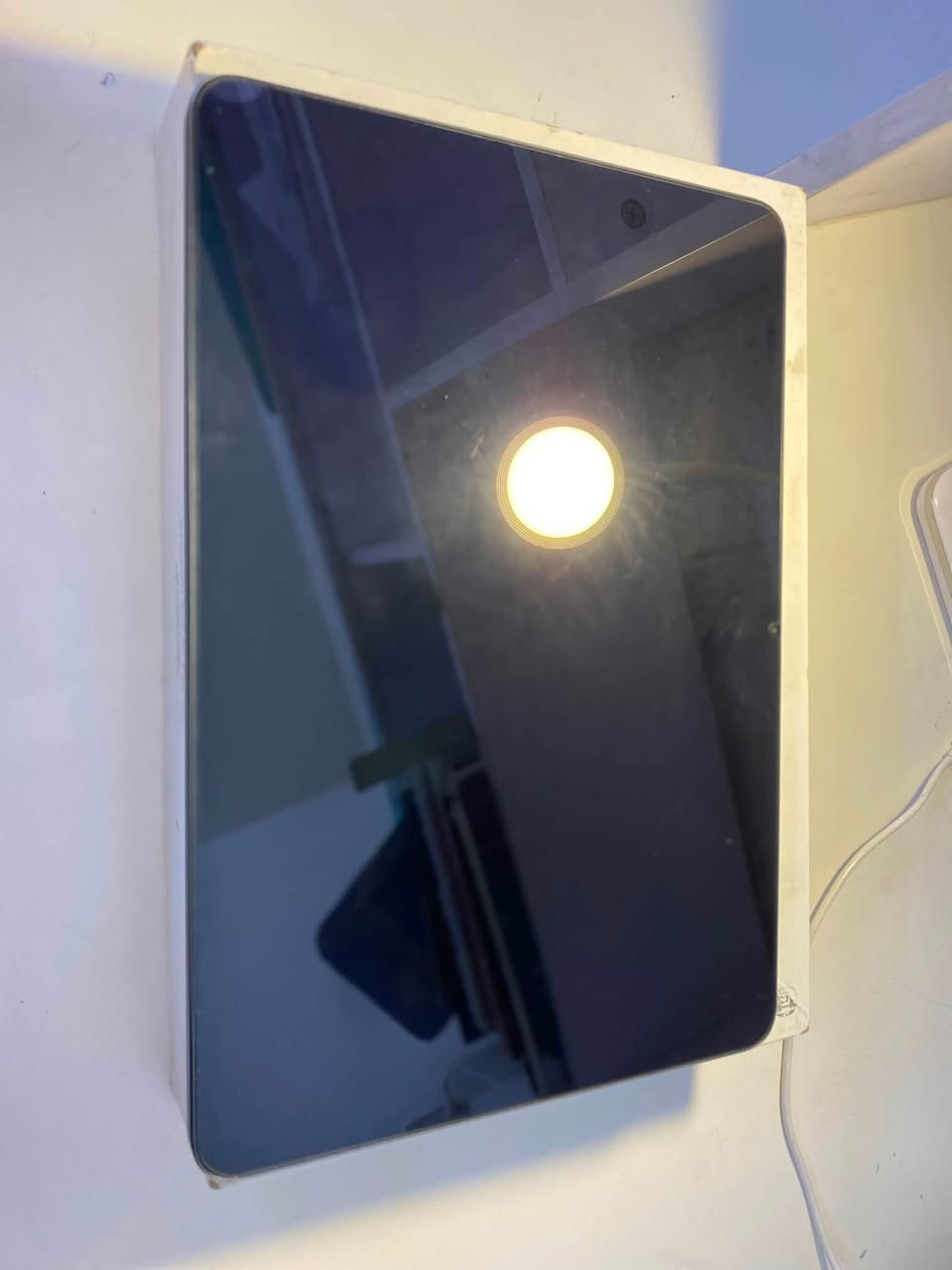 📱 للبيع: ايباد شاومي باد 6 اس برو (Xiaomi Pad 6S Pro)
للبيع ايباد شاومي Pad 6S Pro بحالة [ممتازة / اخت الجديد / مستعمل نظيف]، جهاز قمة بالنظافة والأداء، ويفيد حيل للألعاب، الدراسة، والشغل بفضل مواصفاته القوية.
المواصفات:
الشاشة: 12.4 إنش بدقة 3K وتردد 144Hz (شاشة شاسعة وألوانها تجنن وسريعة).
المعالج: Snapdragon 8 Gen 2 (معالج قوي حيل ويفول بالألعاب مثل ببجي وغيرها بدون تقطيع).
الرام (RAM): [12 جيجا]
الذاكرة: [512 جيجا]
البطارية والشحن: 10,000mAh تطول وياك، ويا شحن سريع جداً 120W ينحمل بلحظات.
الكاميرا: خلفية 50 ميغابكسل والأمامية 32 ميغابكسل ممتازة للمكالمات والدراسة.
الملحقات ويا الجهاز: كارتونه والشاحن الأصلي 
ملاحظات:
[ بيه شخط بسيط بالكاميرا الأمامية و ما مبينة/ مستخدم استخدام حشمة]

موجود واتساب أو خاص 
واتساب ***********
السعر 500 ألف و بي مجال بسيط
@
