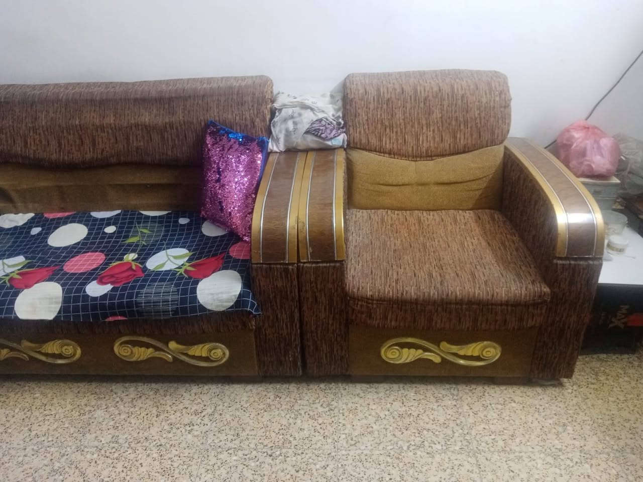 السلام عليكم
ماكنة خياطة نظيفة جدا سعرها... 75 الف
تخم نظيف كامل خشب الزان الأصلي سعره.... 250
العنوان =بغداد الدورة شارع الرواد بجانب كلية الهادي.. رقم الجوال.. ***********
