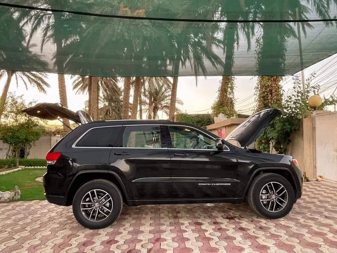 السلام عليكم
جيب لاريدو 2016 لمتد 
بيها جاملغ وبنيد حادث صطحي بدون دواخل وبابين كلير
ماشيه ١٣٨ مايل
بسمي سنويه لل٢٨
مانقصها اي شي سياره خير من الله
عارضها ١٥٥$ ومجالها بصيط
***********
