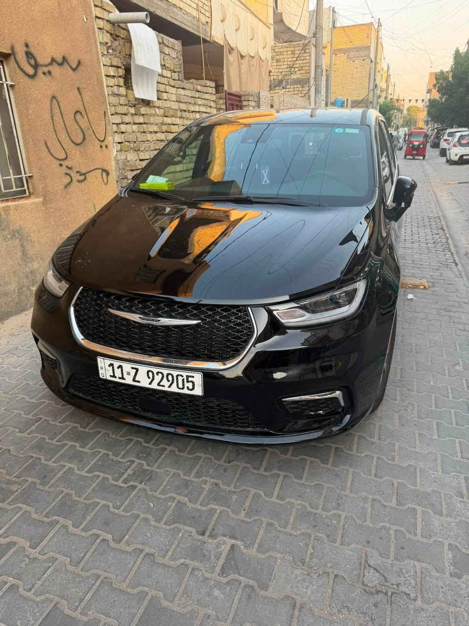 سلام عليكم سيارة باسفيكا موديل 2025 هايبرد اللون اسود 
 الحادث باب السايق مبدل بس سيارة جديدة مكاني بغداد الحرية *********** السعر 155 ورقة قفل بدون تعامل السونار مع الصور
