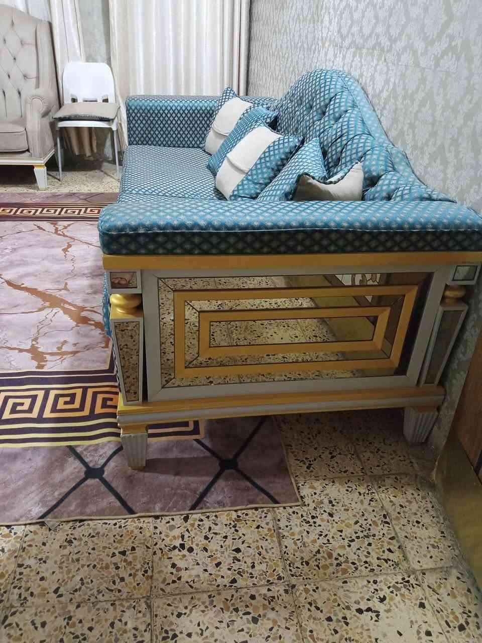 تخم ضخم زان الخشب عشر مقاعد سعر البيع مليون وربع مكان حريه ***********
