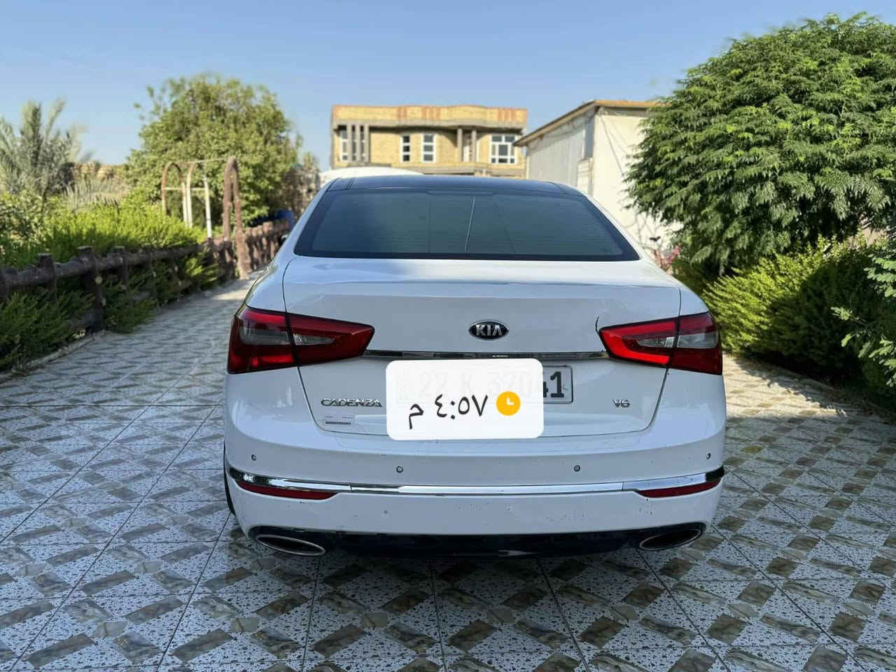 كيا كادينزا للبيع موديل ٢٠١٤ خليجي Vip ملكي
محرك مكفول من تبخير والتنقيص 
كير مكفول 
بانوراما 
نظام ترحيب 
مراي قلاب 
بصمه 
اوتو هولد
حساسات
شفتات بلستيرن
لايتات شادلها عدسه سعرها ٢٠٠ دولار 
تحكم استيرن فول 
استيرن كهربائي 
كشنات كهربائي 
كشنات تدفئه و تبريد 
كشنات كله جديد  
نظام صوتي انفنتي 12 سماعه 
برده كهربائي ينزل ويه R
مرايه قلاب ويه R
تبريد ثلج قطعتين امامي و خلفي
شاشه 
كامره 
لوحه تحكم خلفي بالتبريد و المسجل 
وباقي كومه مواصفات المعروفه 
رقم اربيل الدولي جديد سنويه لل٢٩ 
سياره بيها ثلاث قطع صبغ  يعني بجم وبيها تعمير بلغد جهت سايق وبيها كد اصبعين جوه قبق بانزين صبغ
السياره سعرها ١١٥وبيها مجال  بسيط
*********** 
مكاني بغداد
