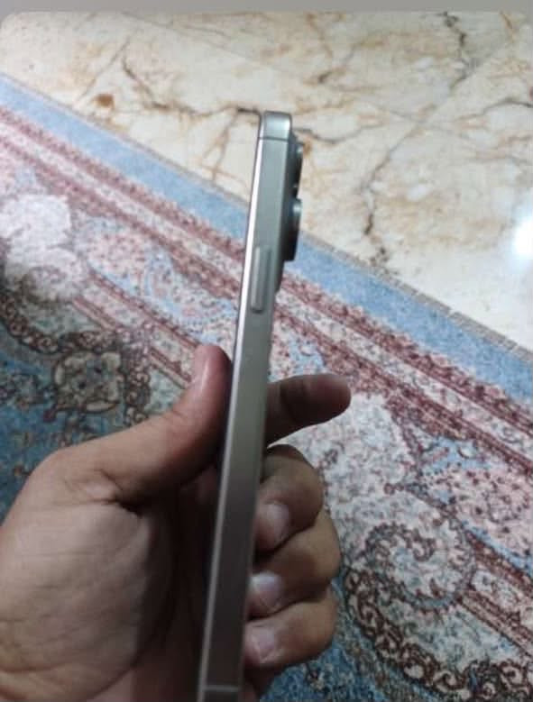 السلامو عليكم 15 برو ماكس
بطاريه 95 مستبدله

الذاكره 256

شاشه مستبدله 

تليفون مال بيت نظيف 

مكان بغداد جميله 

السعر 825
